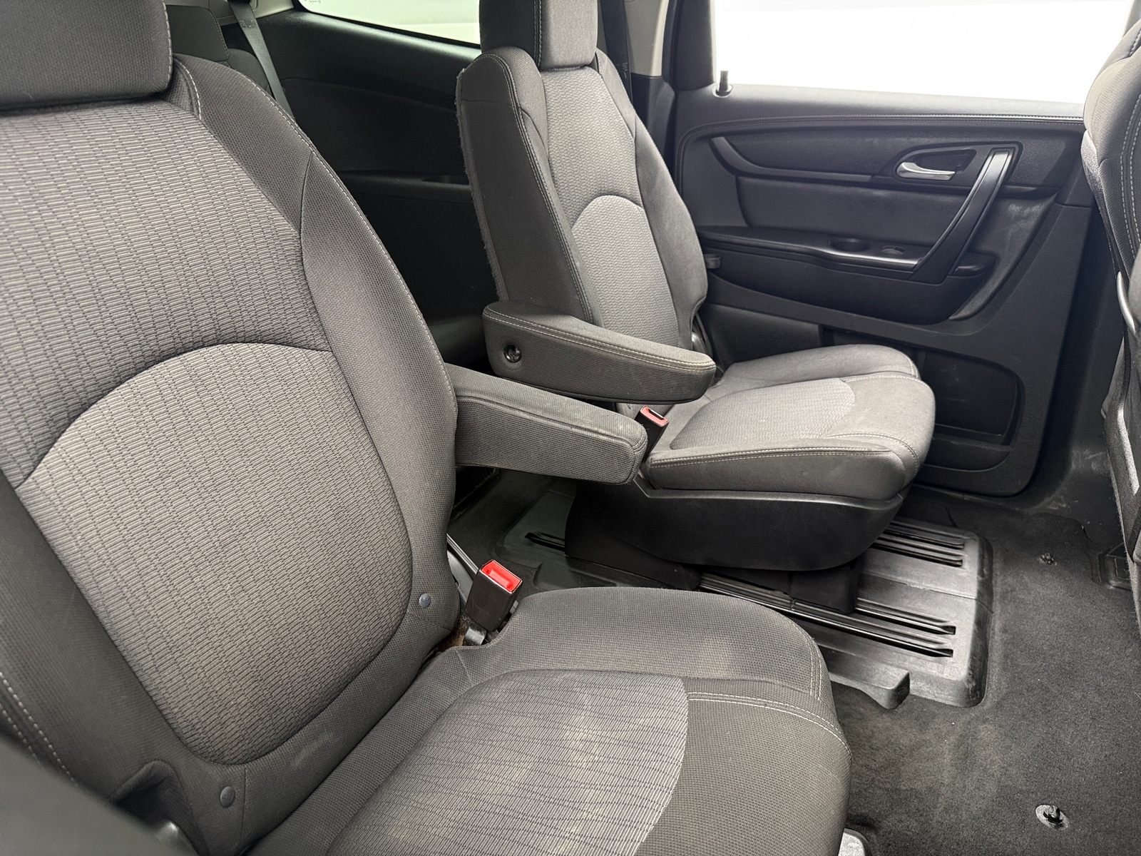 Thumbnail: 2017 Chevrolet Traverse - 6