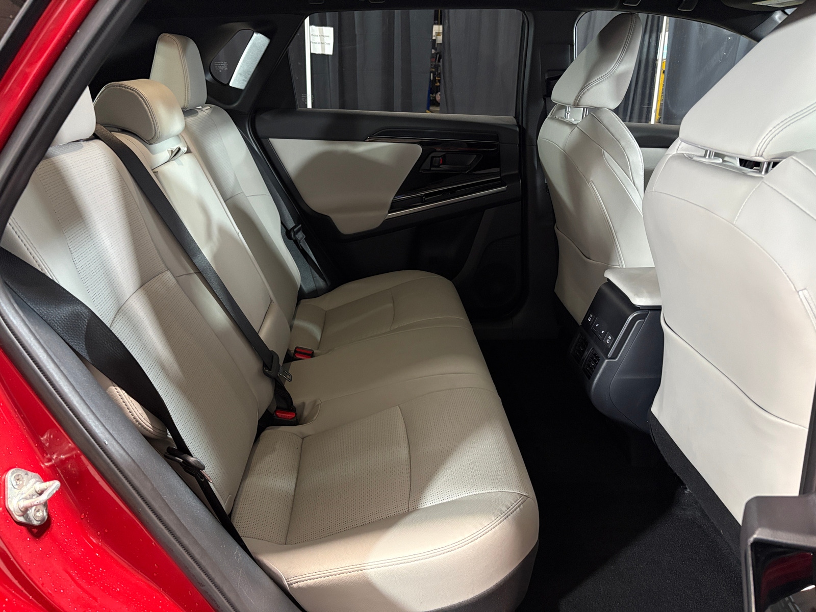 Thumbnail: 2023 Toyota bZ4X - 5