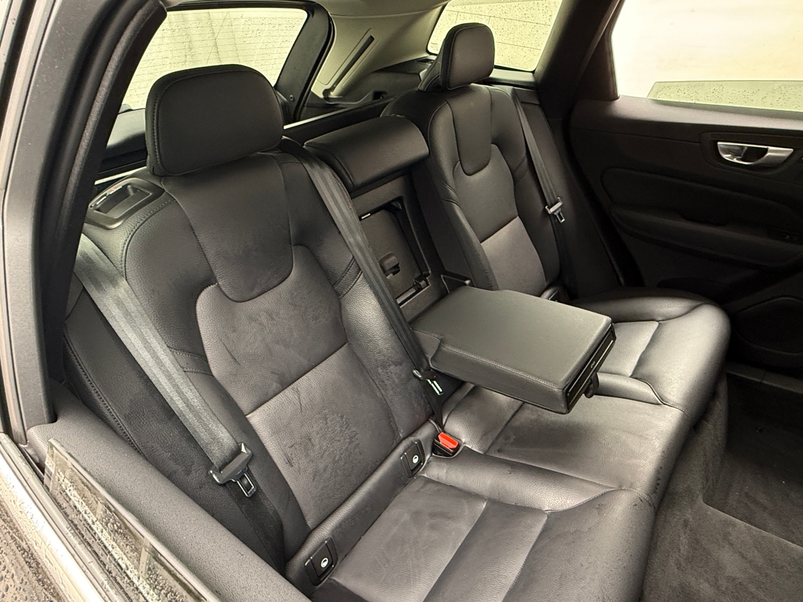 Thumbnail: 2023 Volvo XC60 - 5