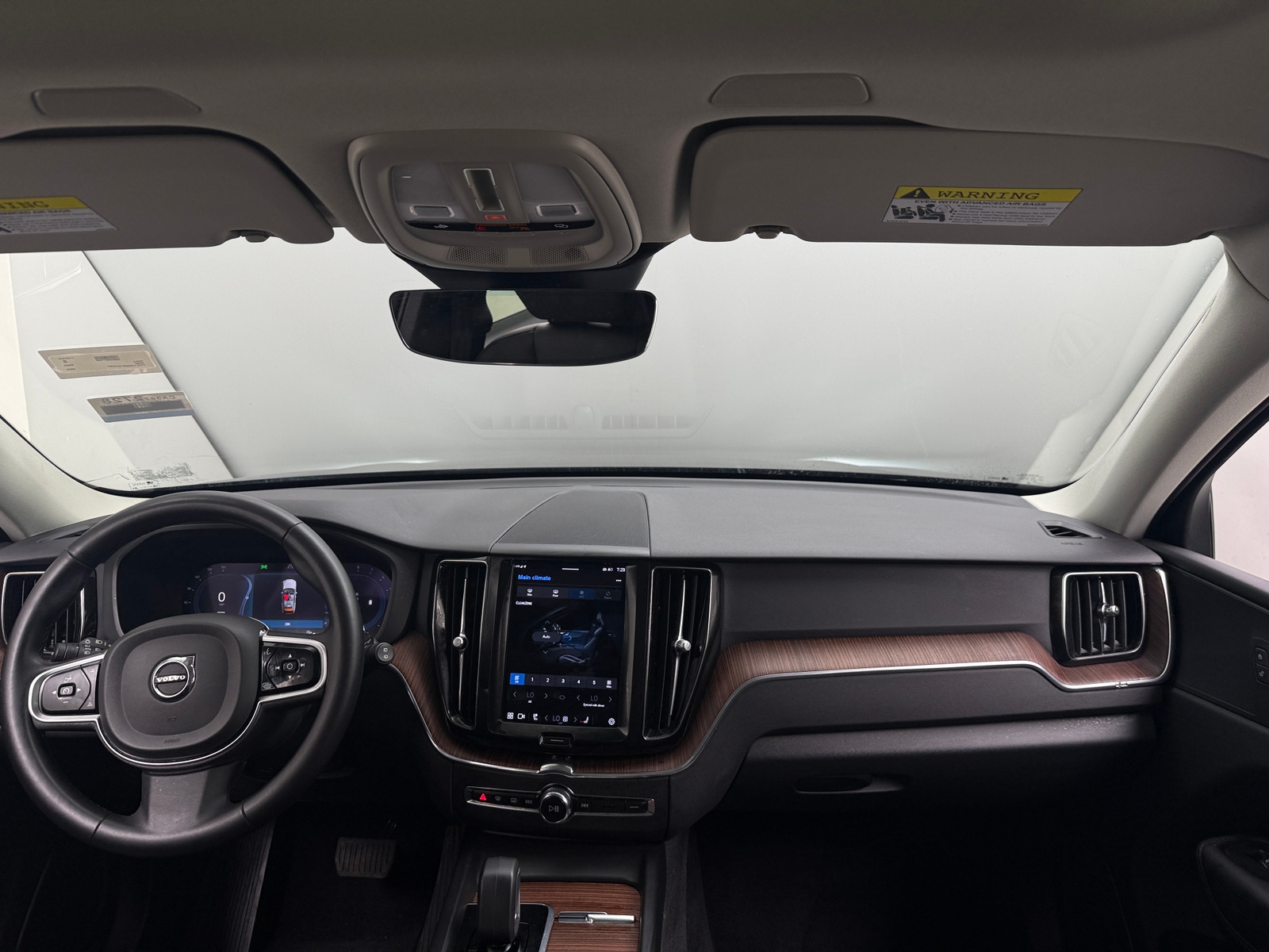 Thumbnail: 2023 Volvo XC60 - 2