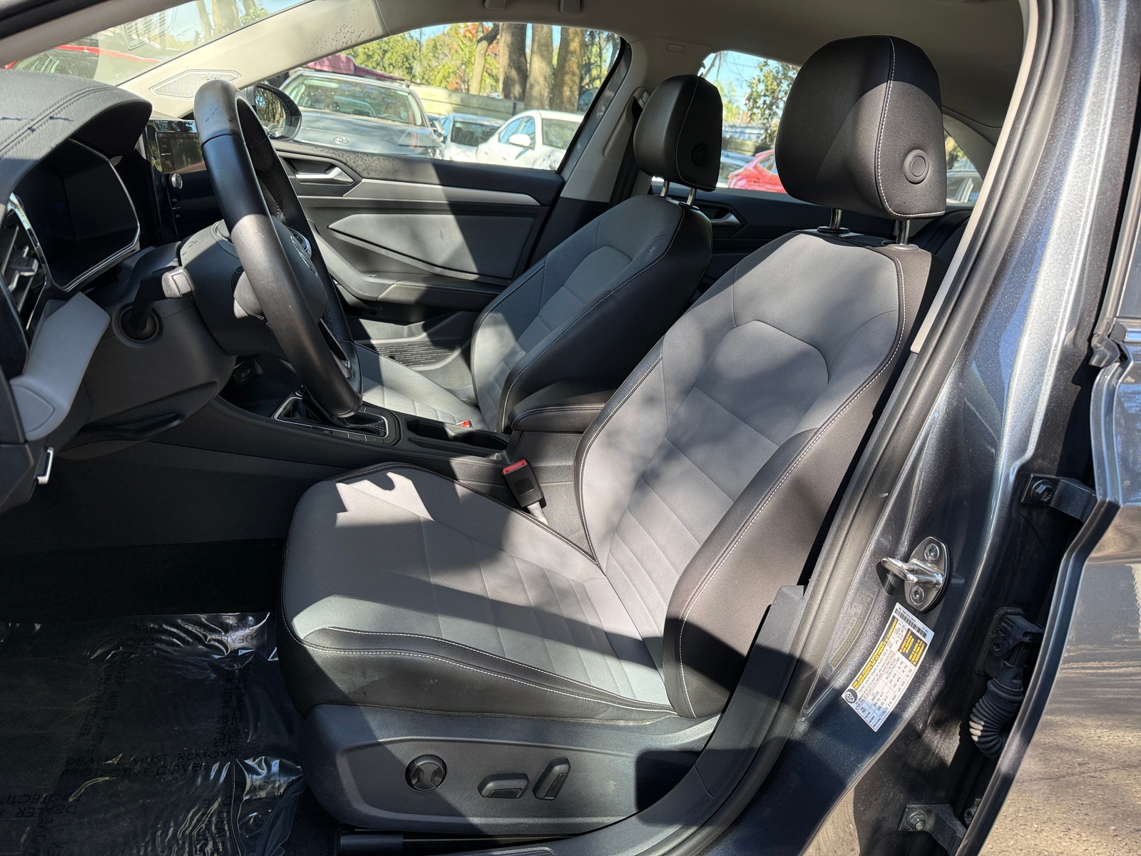 Thumbnail: 2025 Volkswagen Jetta - 2