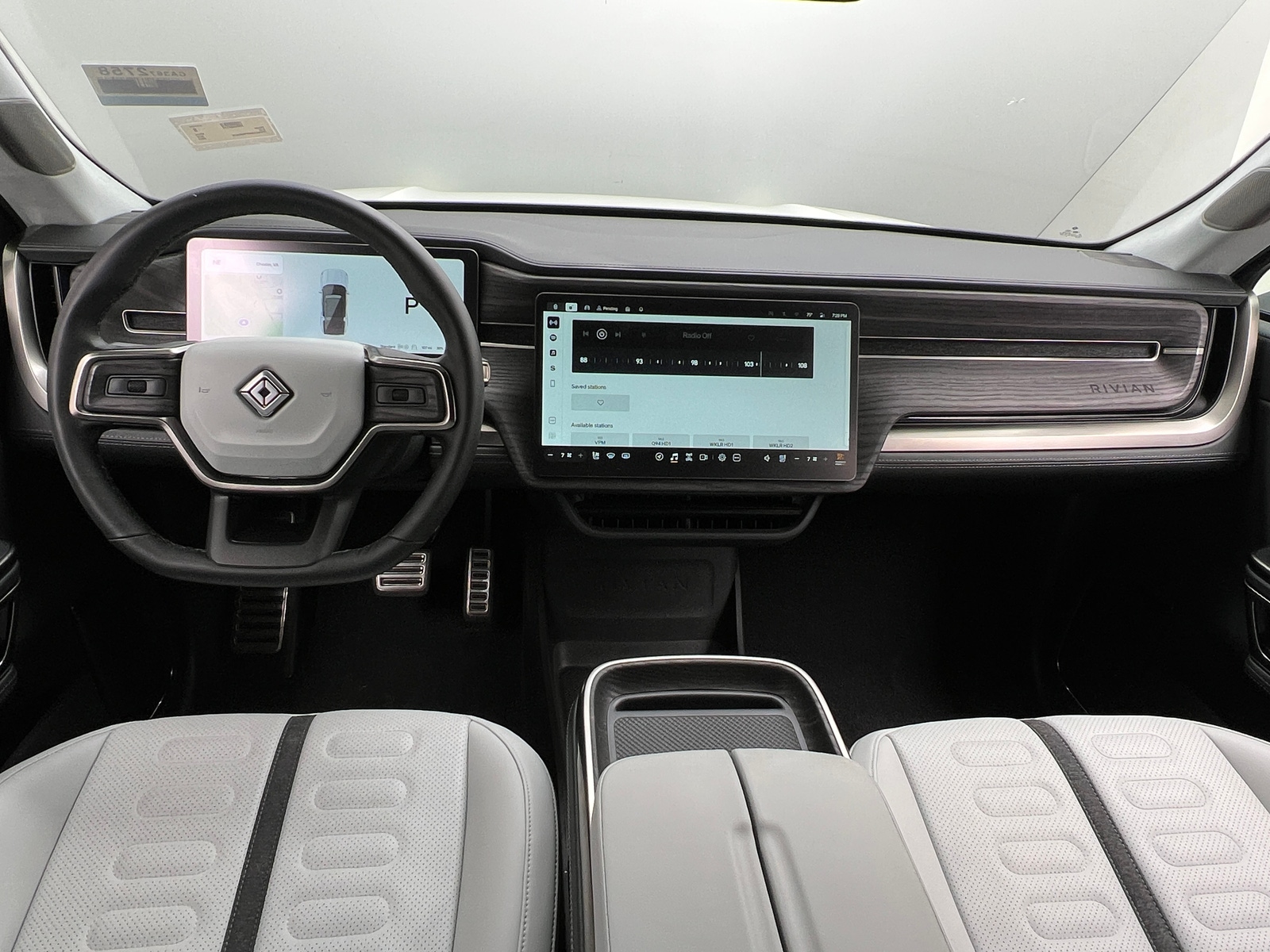 Thumbnail: 2023 Rivian R1S - 2