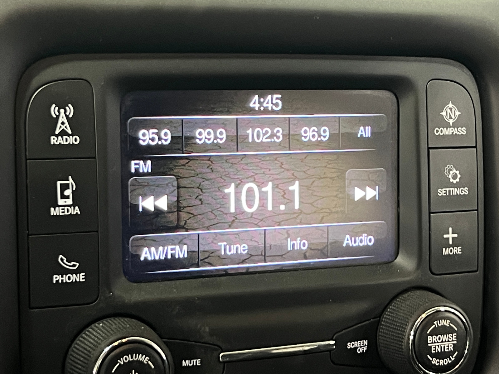 Thumbnail: 2018 Jeep Compass - 4