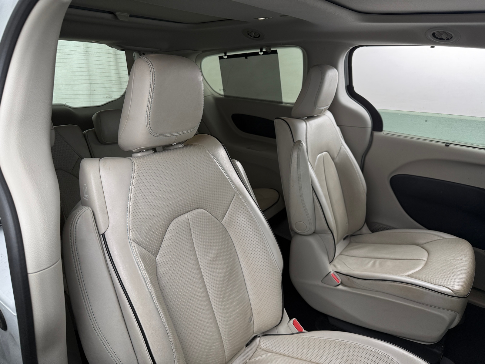 Thumbnail: 2018 Chrysler Pacifica - 5