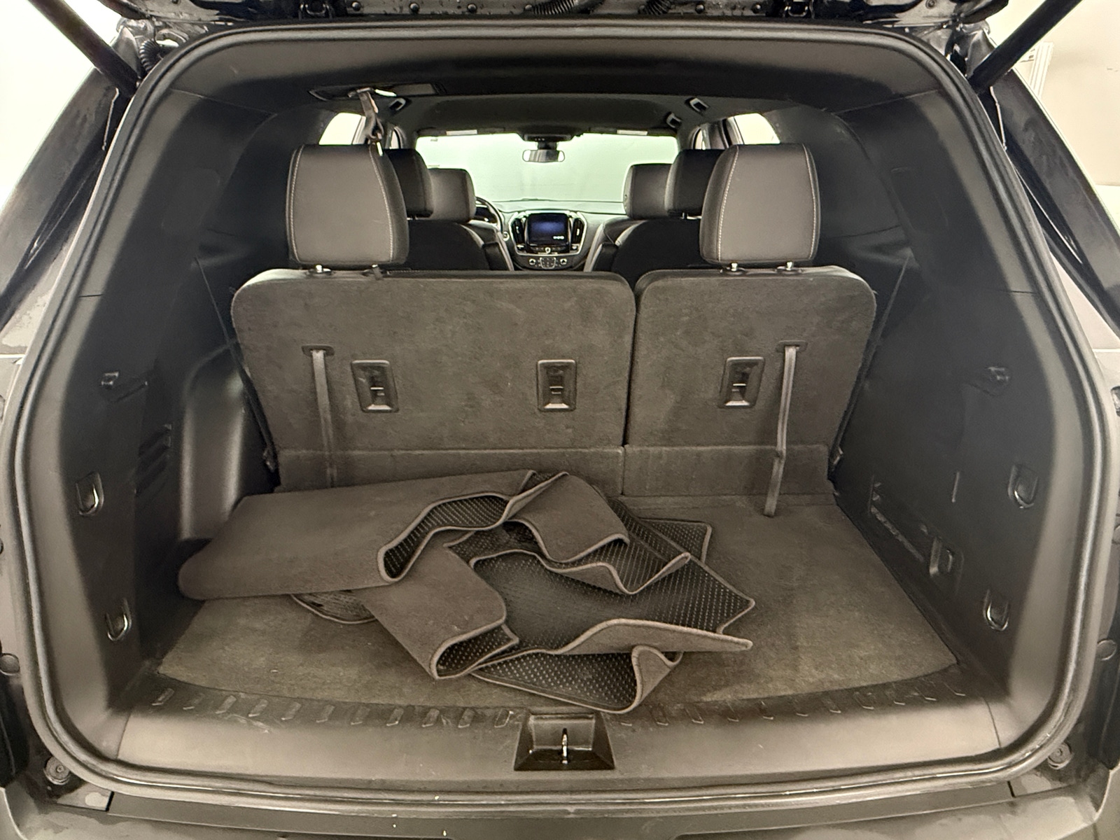 Thumbnail: 2022 Chevrolet Traverse - 6