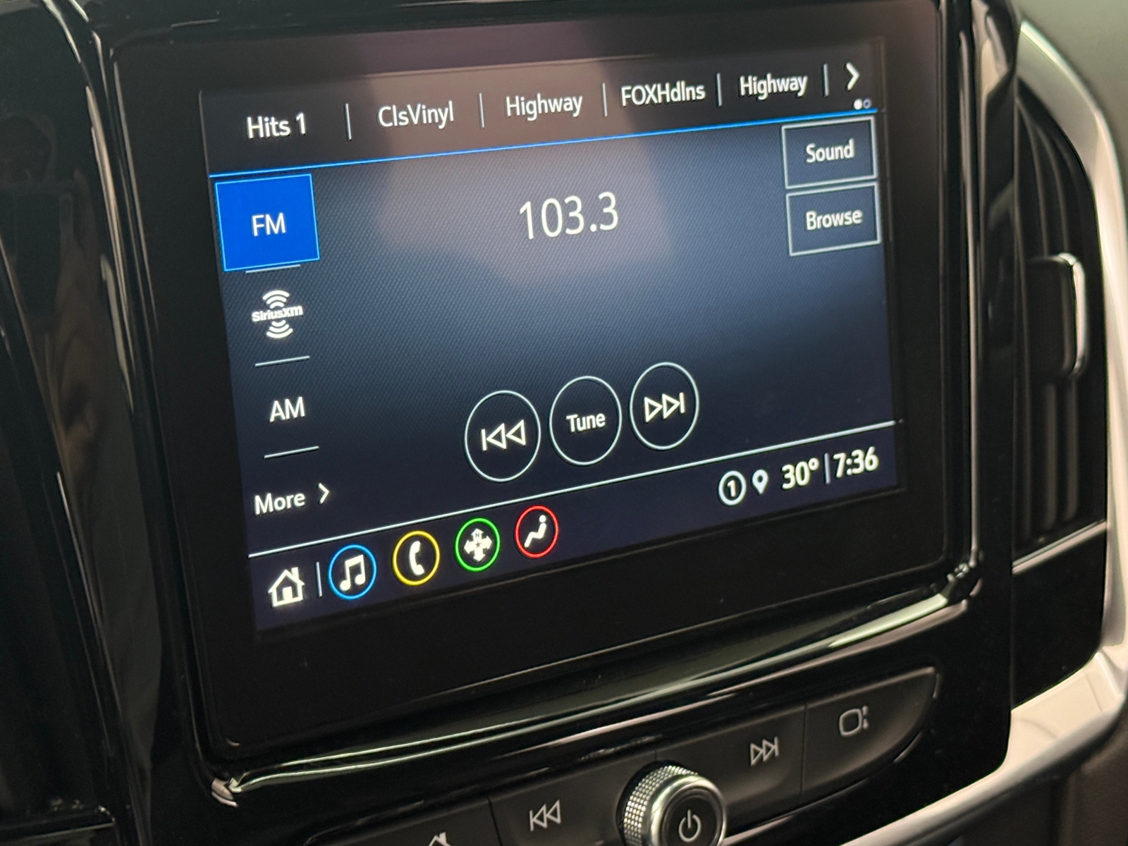 Thumbnail: 2022 Chevrolet Traverse - 3