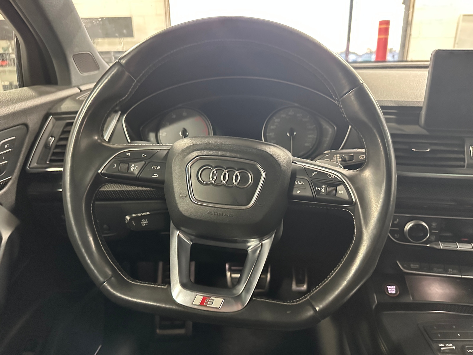 Thumbnail: 2018 Audi SQ5 - 4