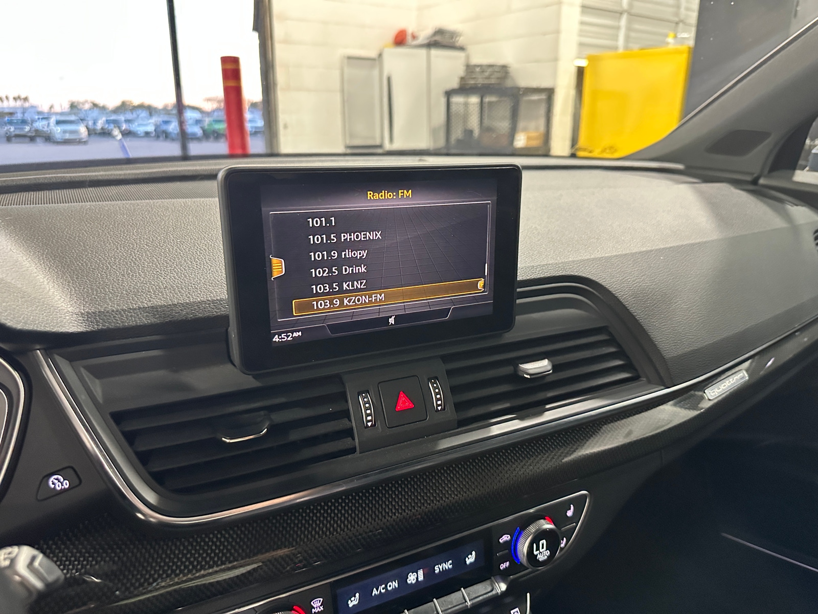 Thumbnail: 2018 Audi SQ5 - 3