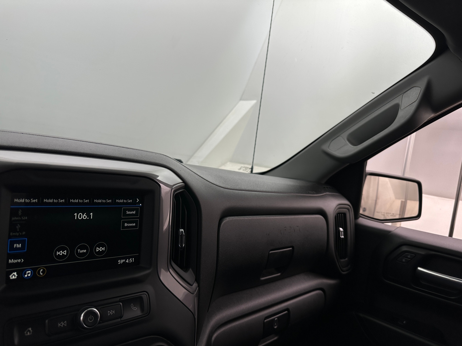 Thumbnail: 2019 Chevrolet Silverado 1500 - 4