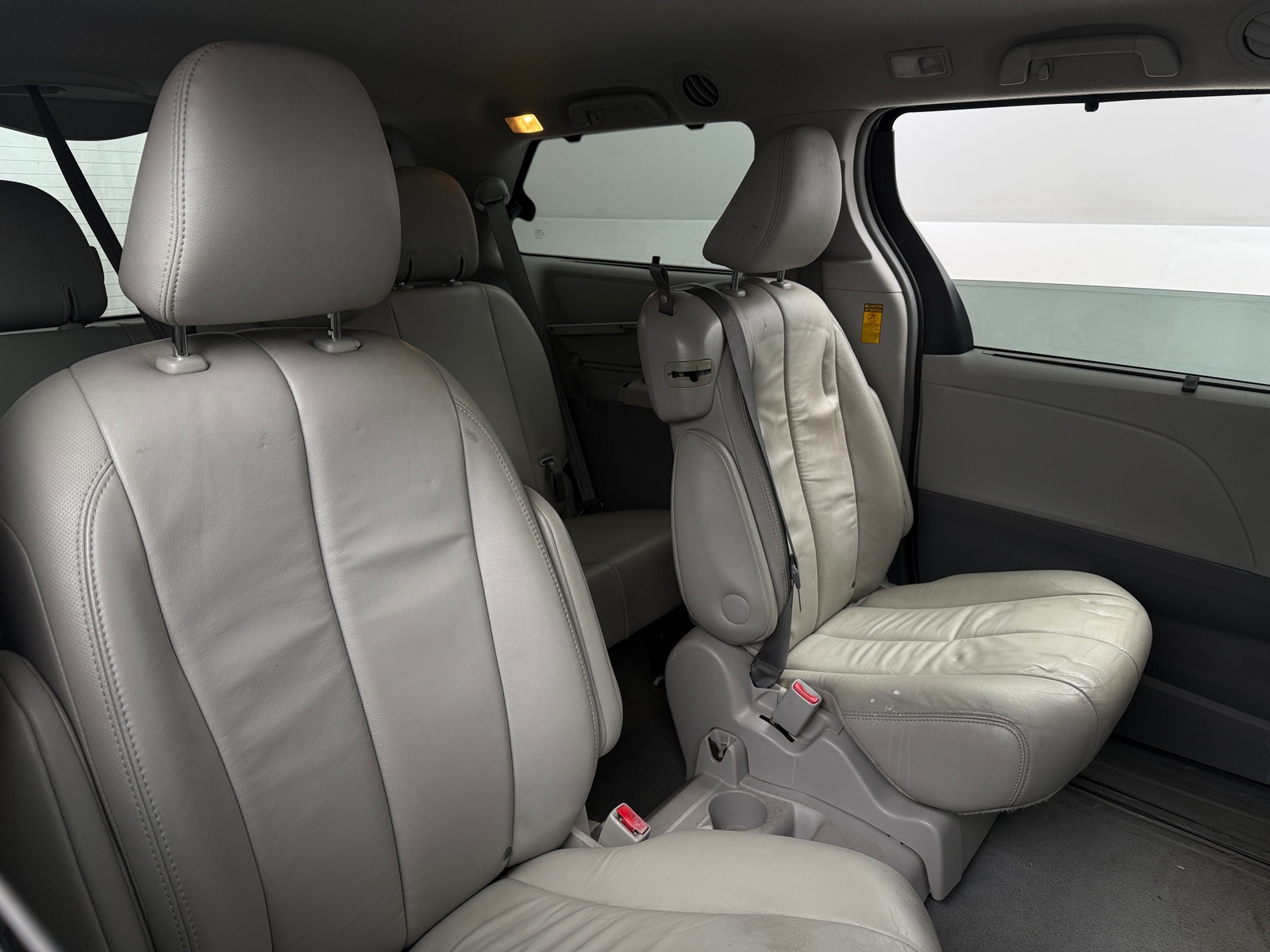 Thumbnail: 2014 Toyota Sienna - 5