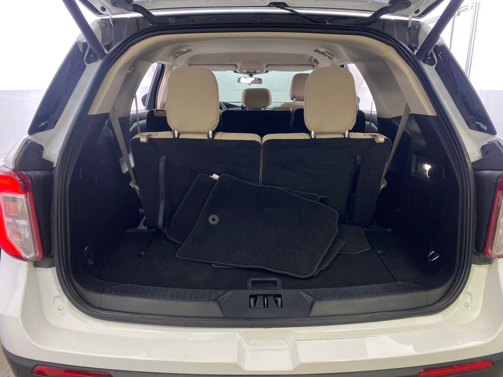 Thumbnail: 2020 Ford Explorer - 7