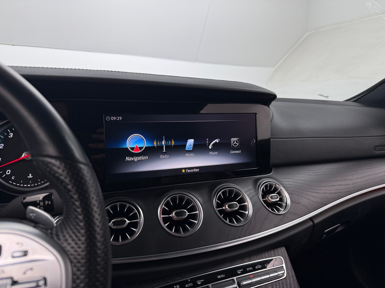 Thumbnail: 2019 Mercedes-Benz E-Class - 3