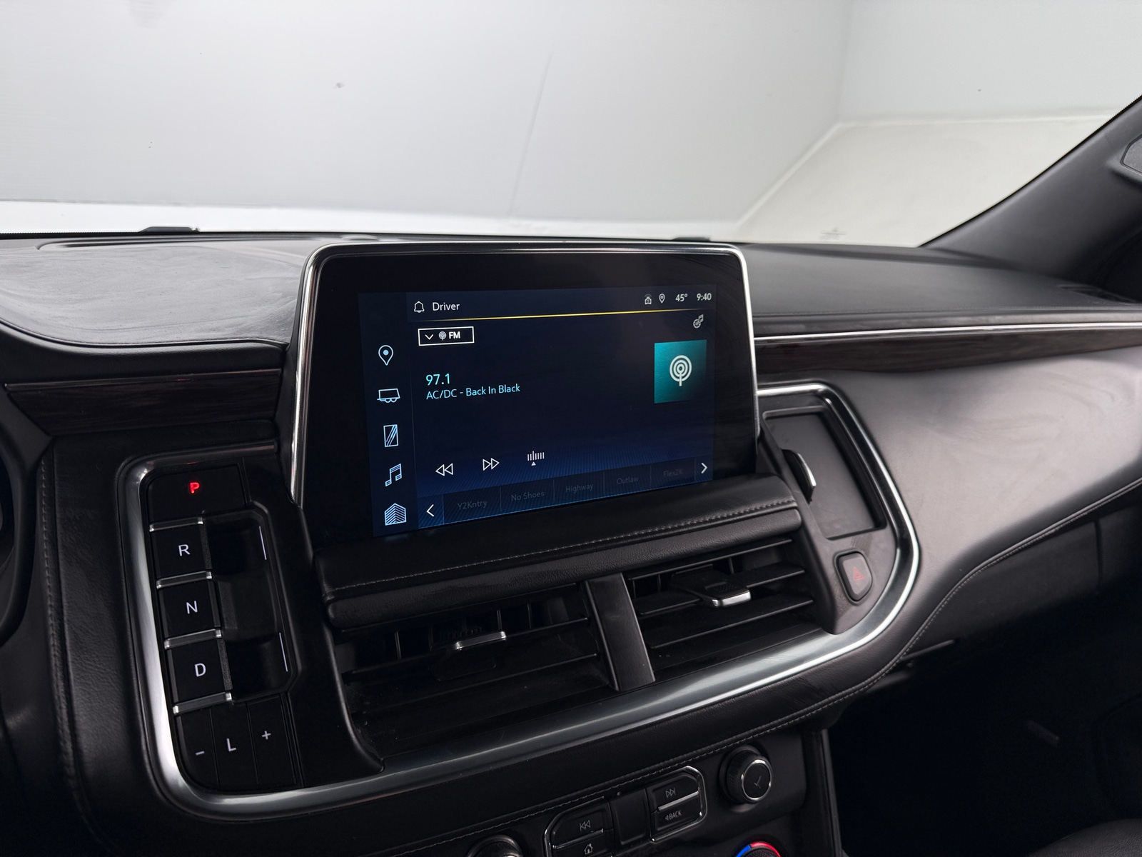 Thumbnail: 2022 Chevrolet Suburban - 3