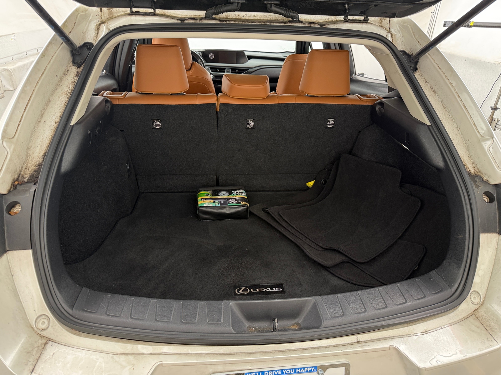 Thumbnail: 2020 Lexus UX - 6