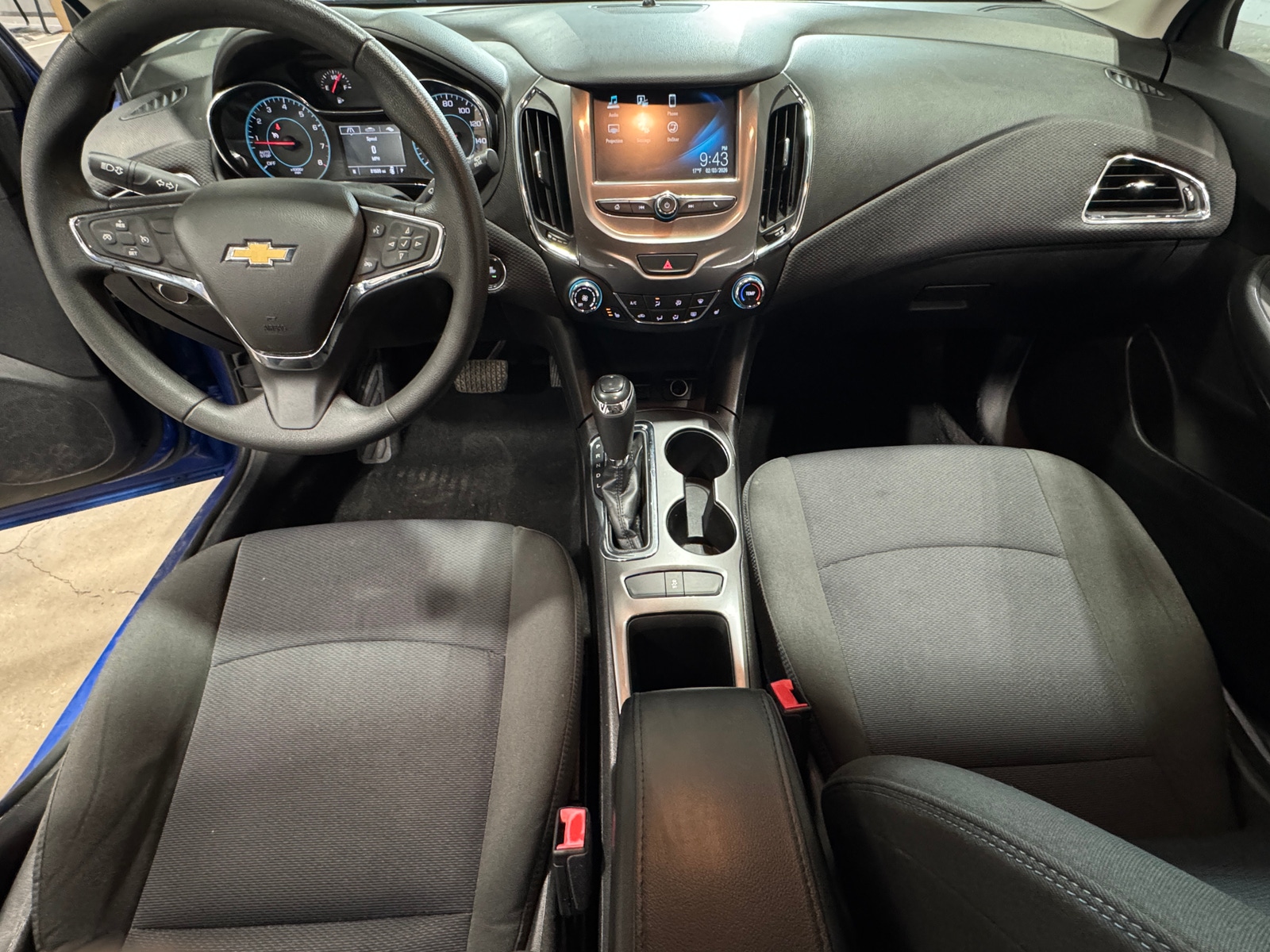 Thumbnail: 2017 Chevrolet Cruze - 3