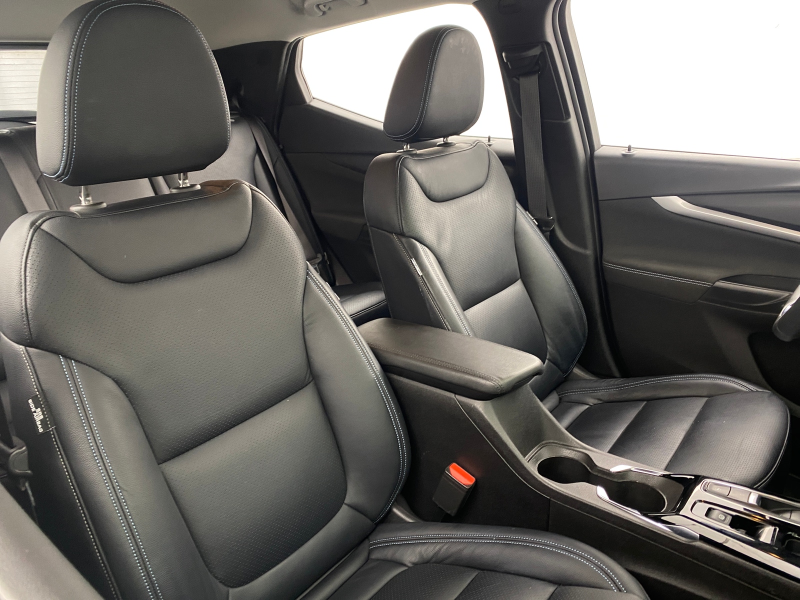 Thumbnail: 2023 Chevrolet Bolt EUV - 2