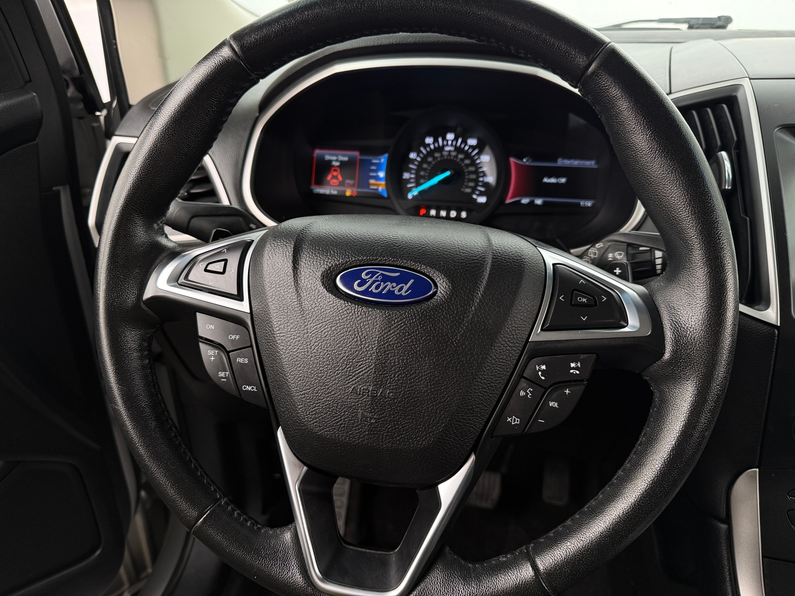 Thumbnail: 2017 Ford Edge - 4