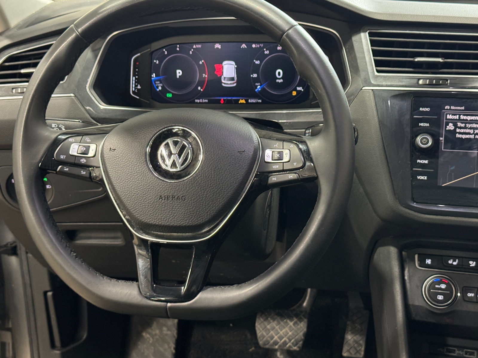 Thumbnail: 2020 Volkswagen Tiguan - 4