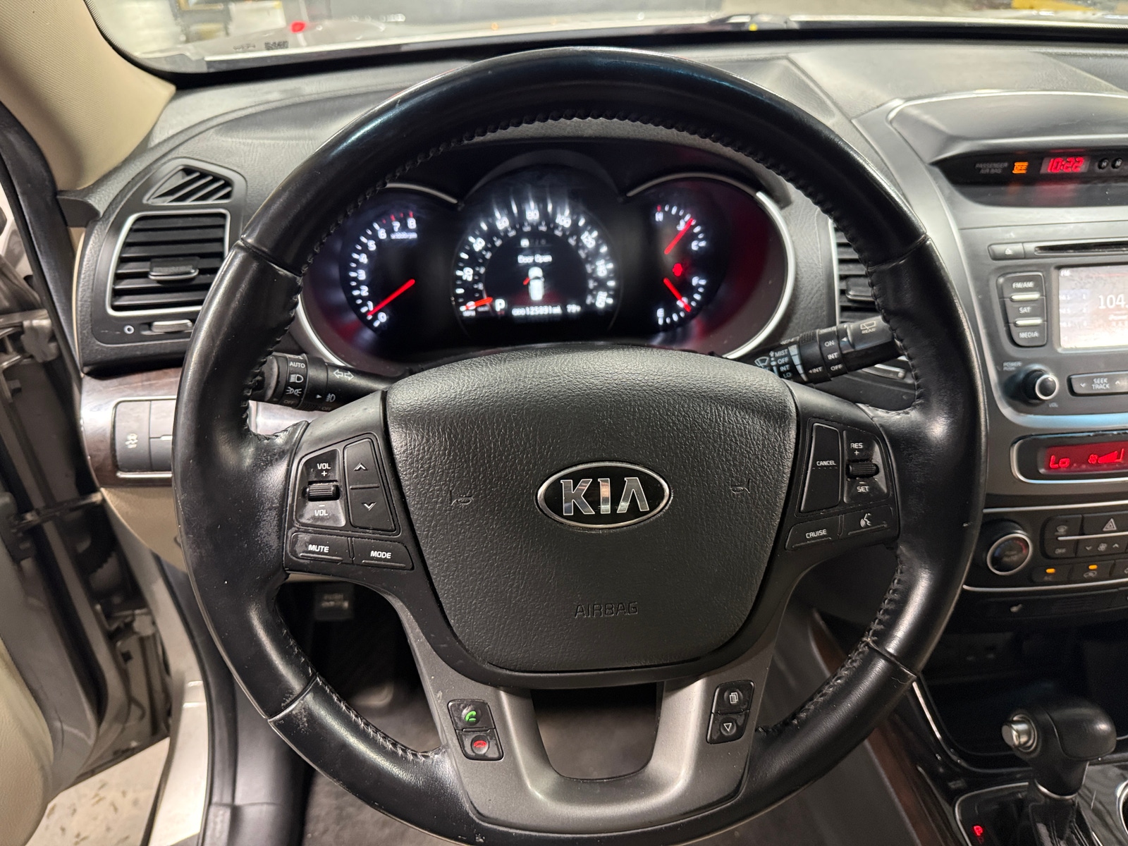 Thumbnail: 2014 Kia Sorento - 4