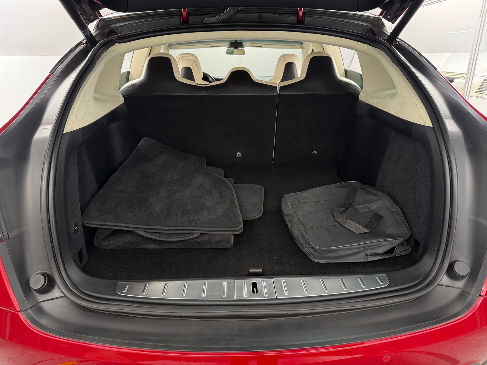 Thumbnail: 2018 Tesla Model X - 6