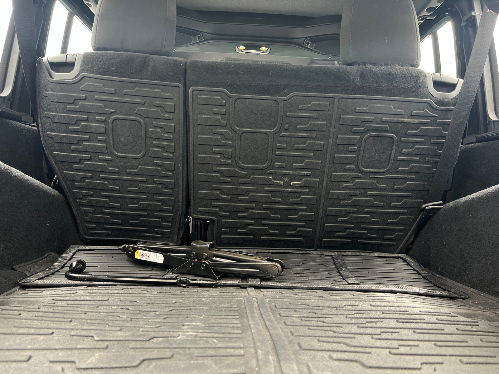 Thumbnail: 2019 Jeep Wrangler - 7