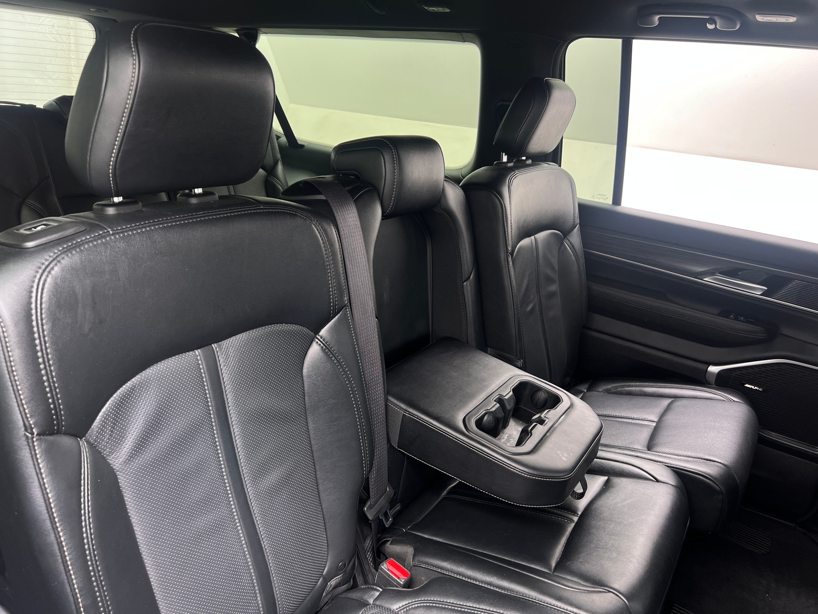 Thumbnail: 2024 Jeep Wagoneer - 5