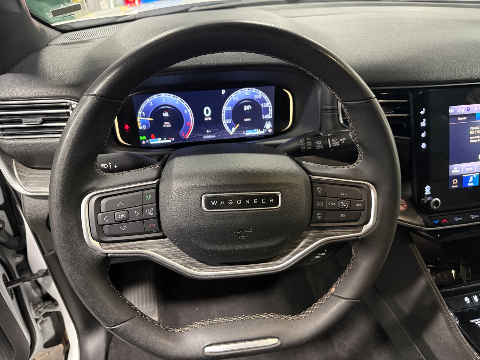 Thumbnail: 2024 Jeep Wagoneer - 4