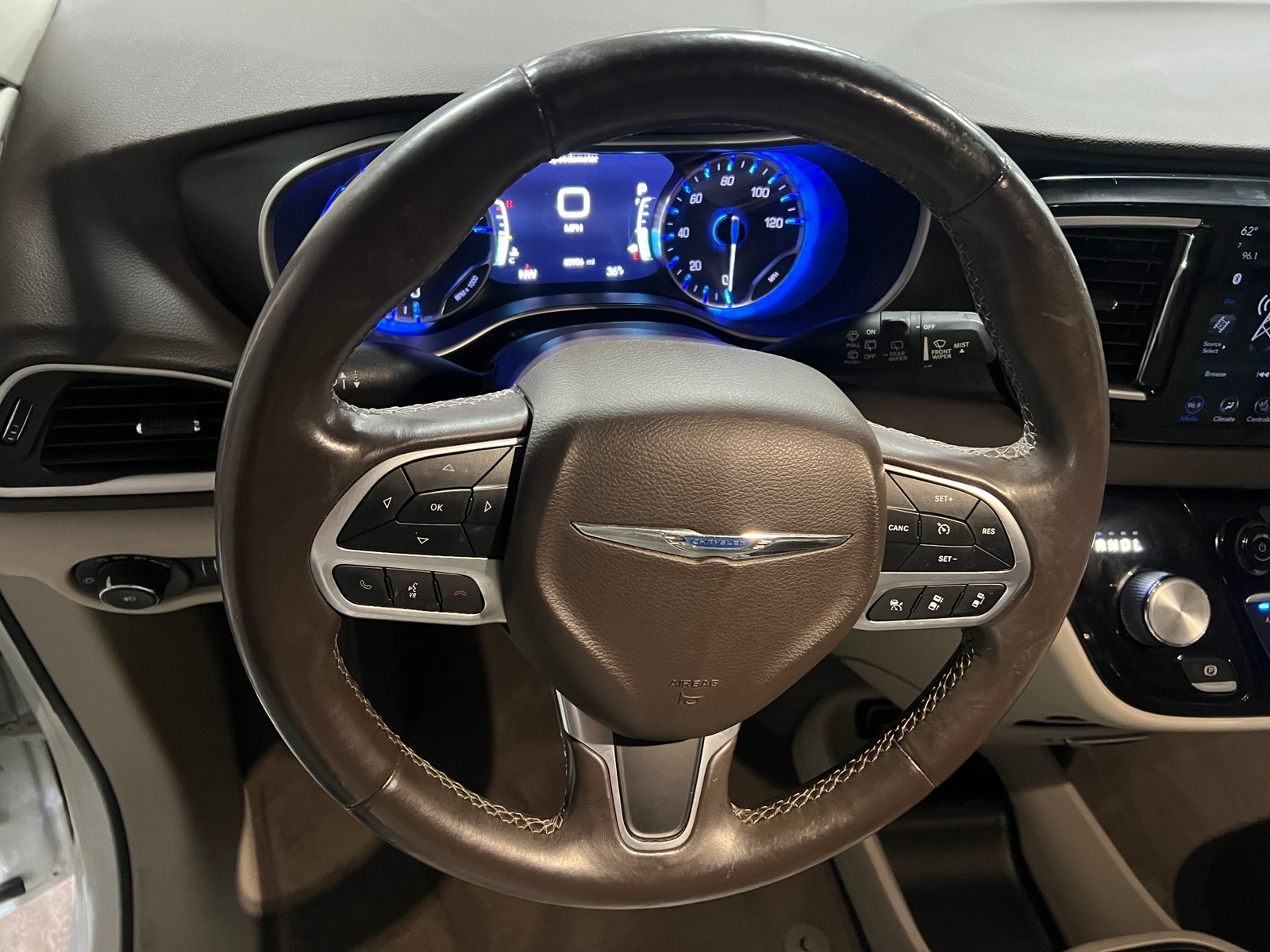 Thumbnail: 2020 Chrysler Pacifica - 4