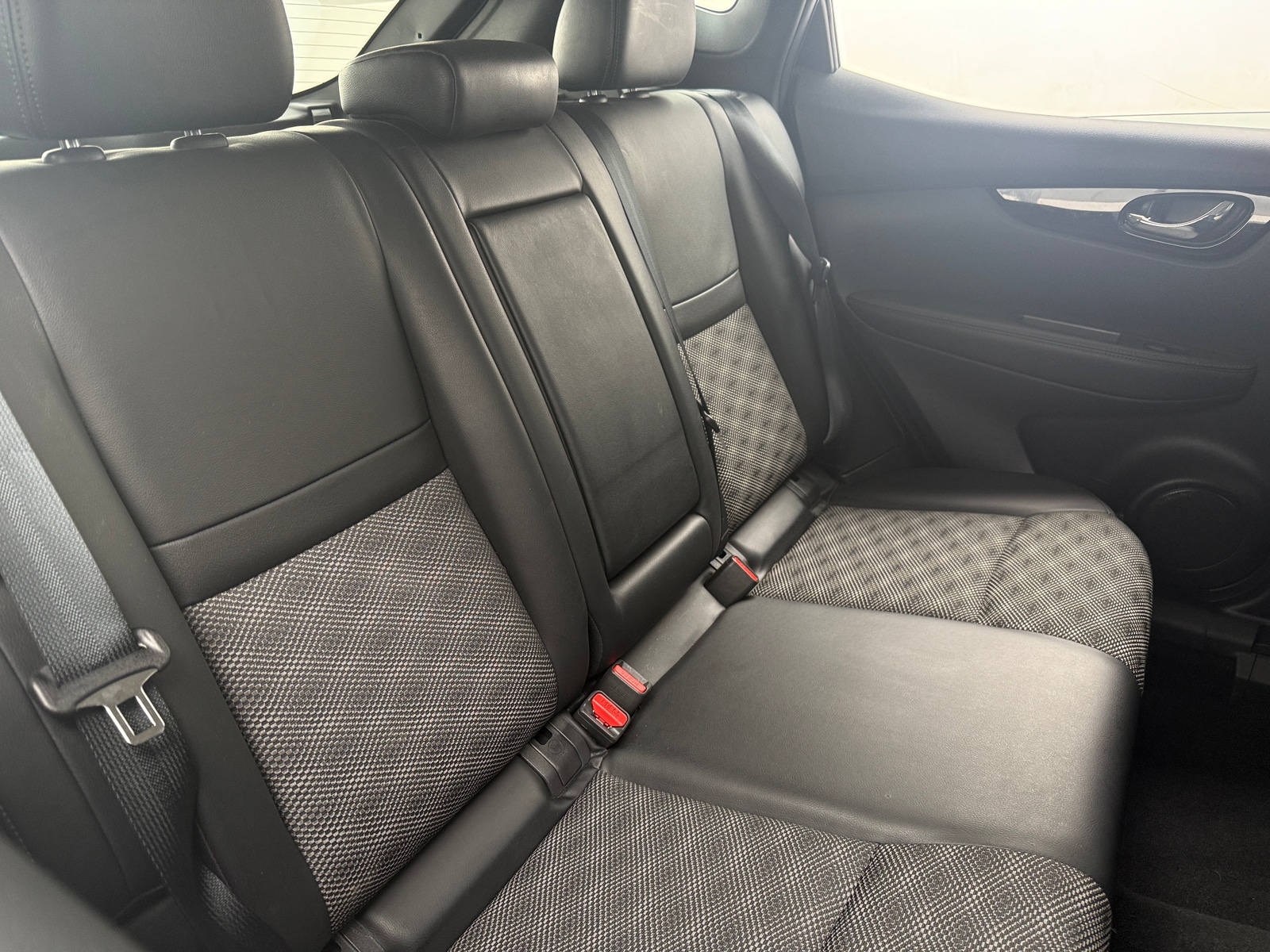 Thumbnail: 2022 Nissan Rogue Sport - 5