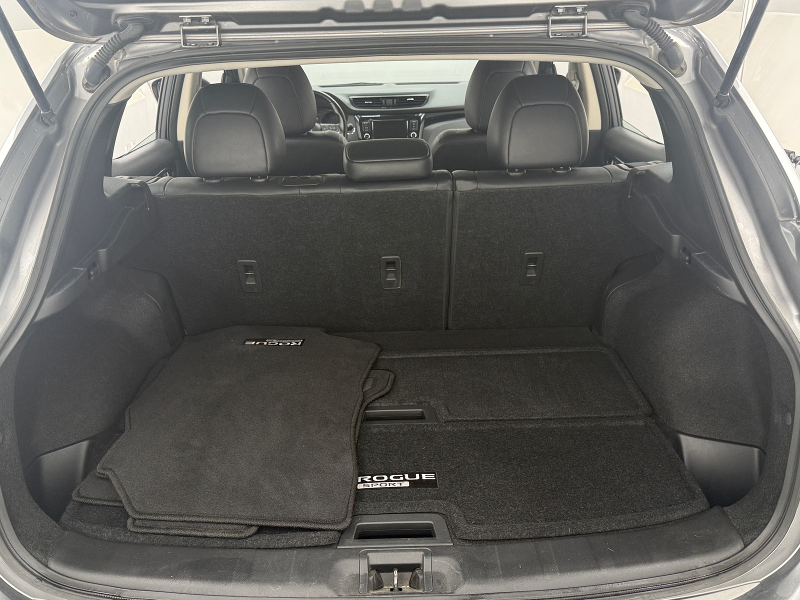 Thumbnail: 2022 Nissan Rogue Sport - 6