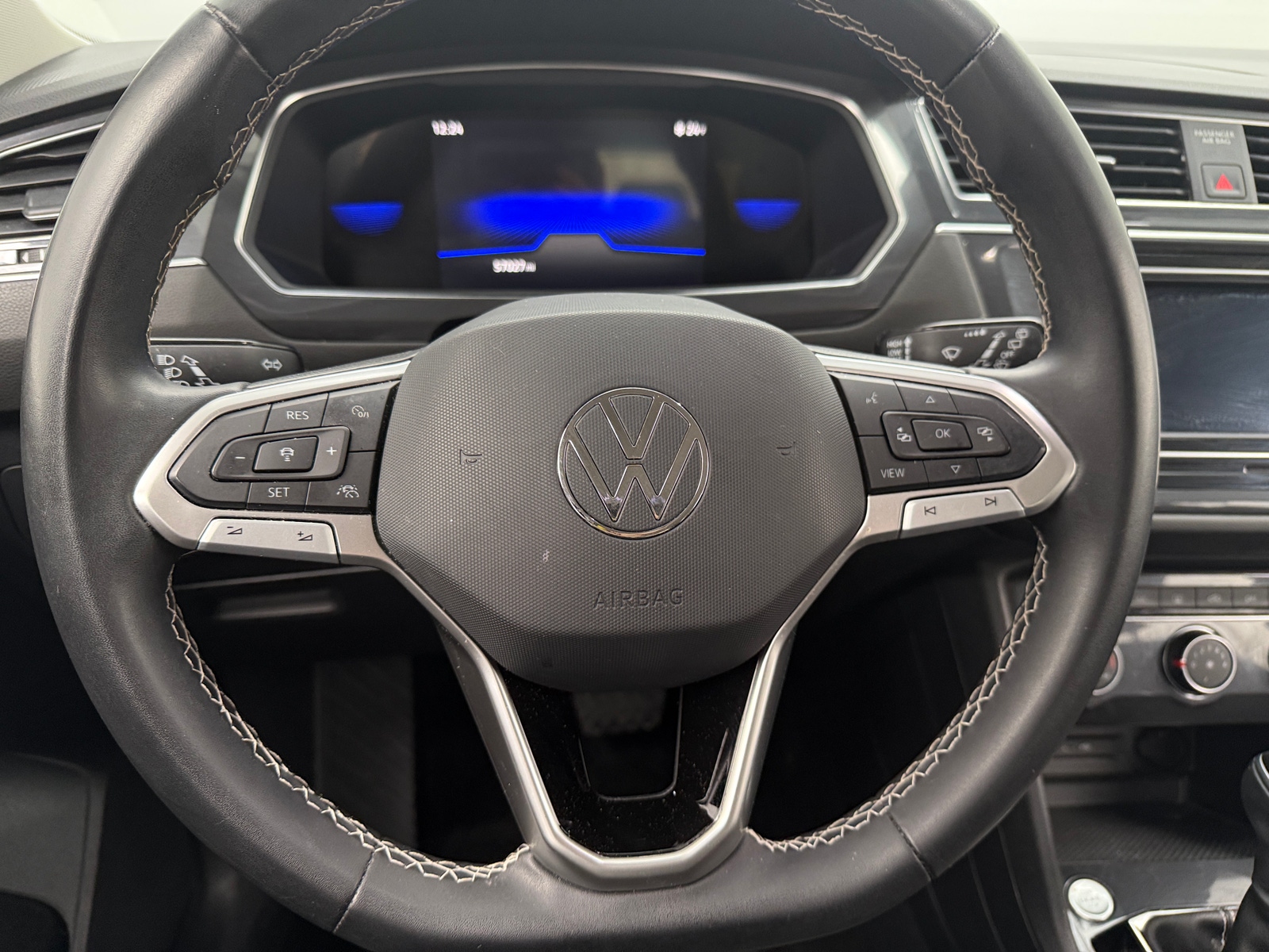 Thumbnail: 2023 Volkswagen Tiguan - 5