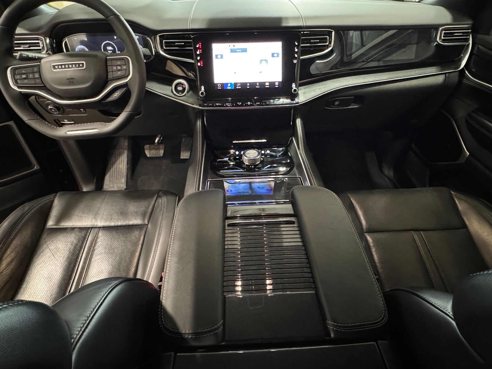 Thumbnail: 2022 Jeep Wagoneer - 2