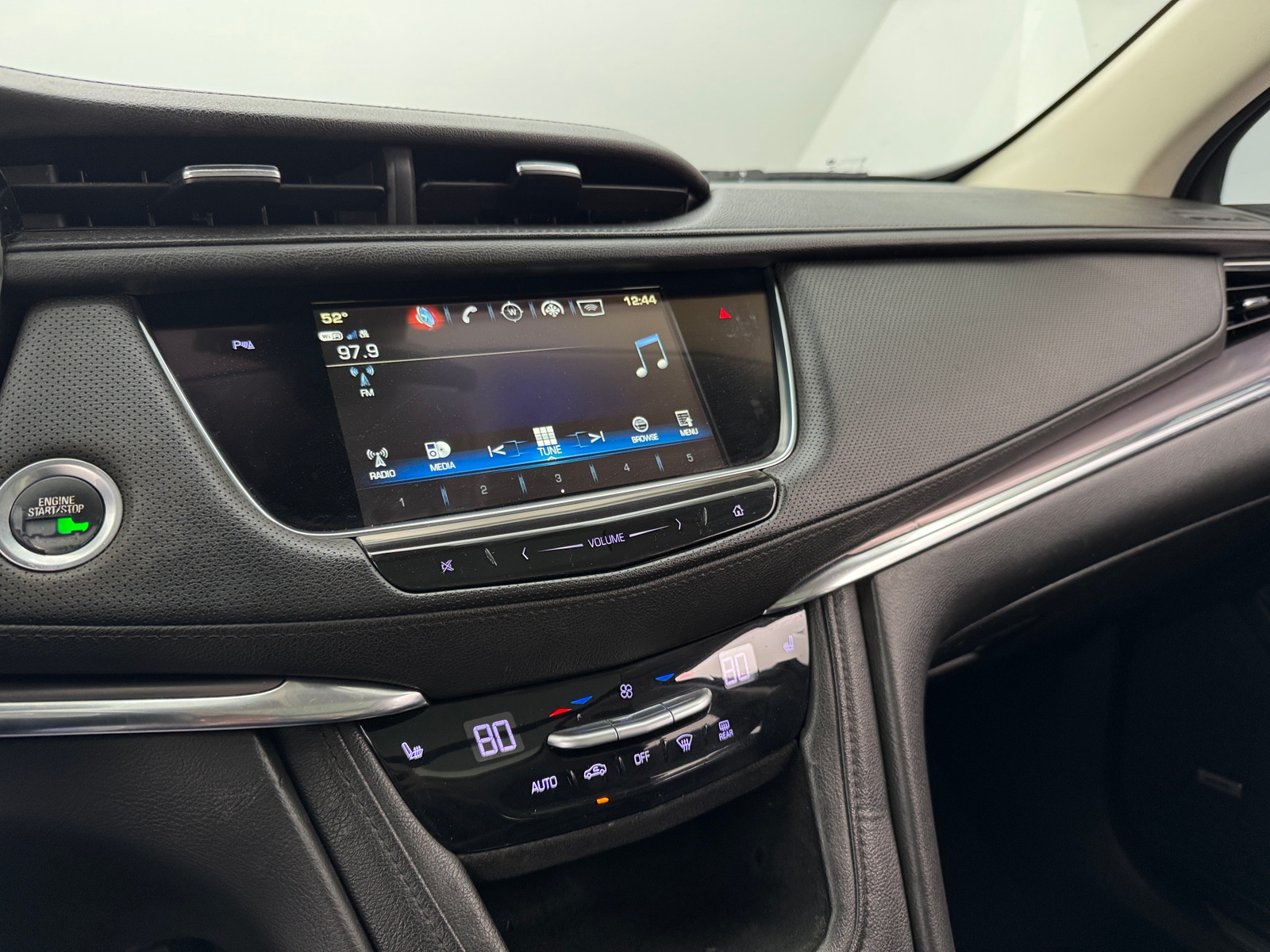 Thumbnail: 2018 Cadillac XT5 - 3