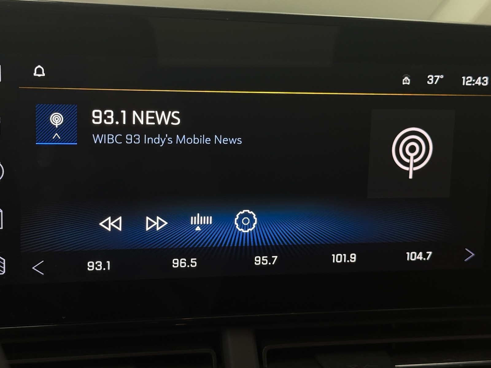 Thumbnail: 2025 Chevrolet Trax - 4