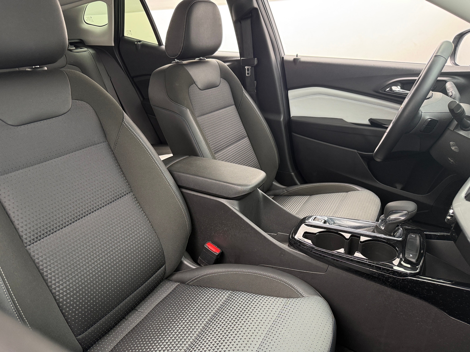 Thumbnail: 2025 Chevrolet Trax - 2