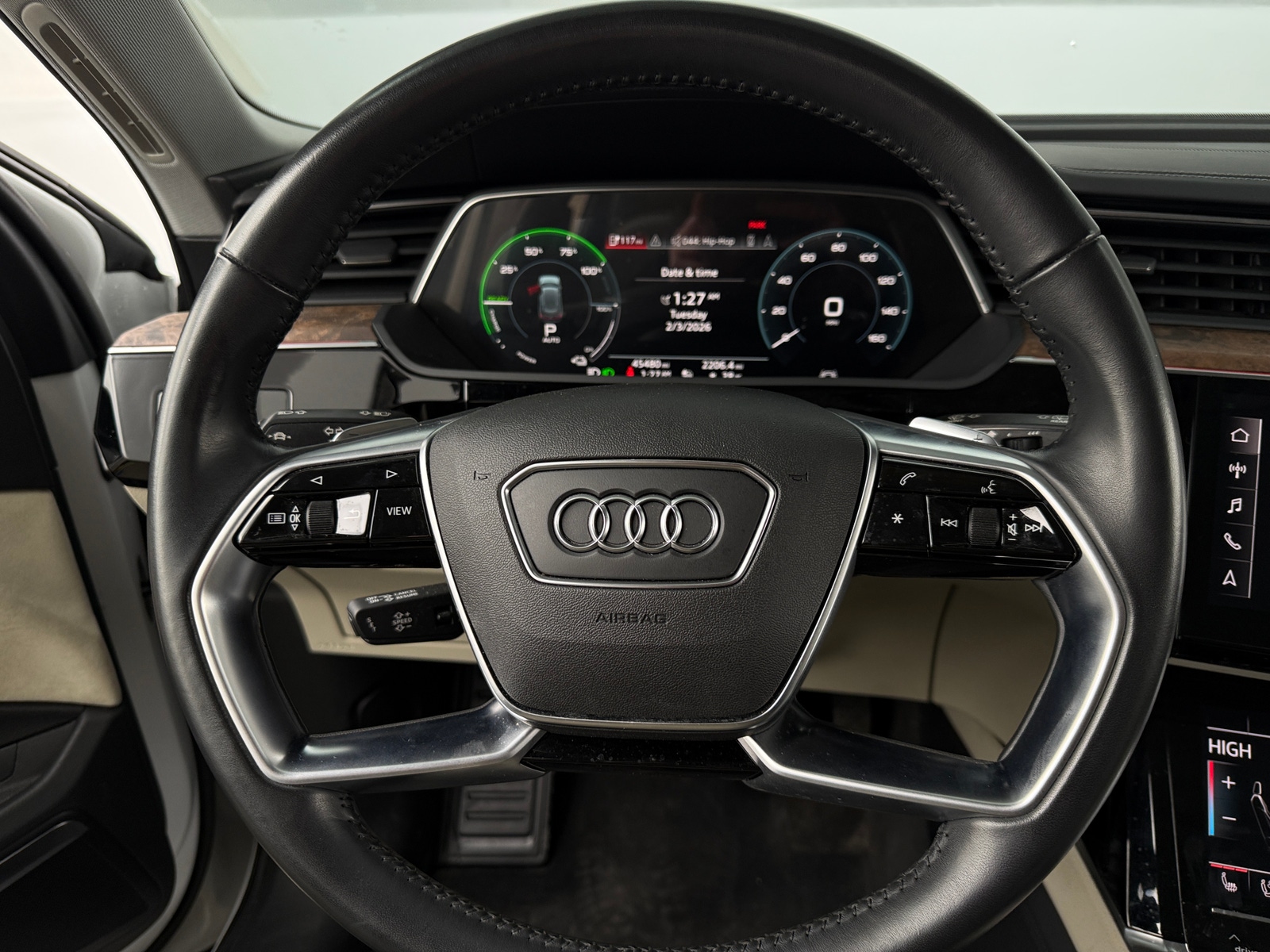 Thumbnail: 2019 Audi e-tron - 4