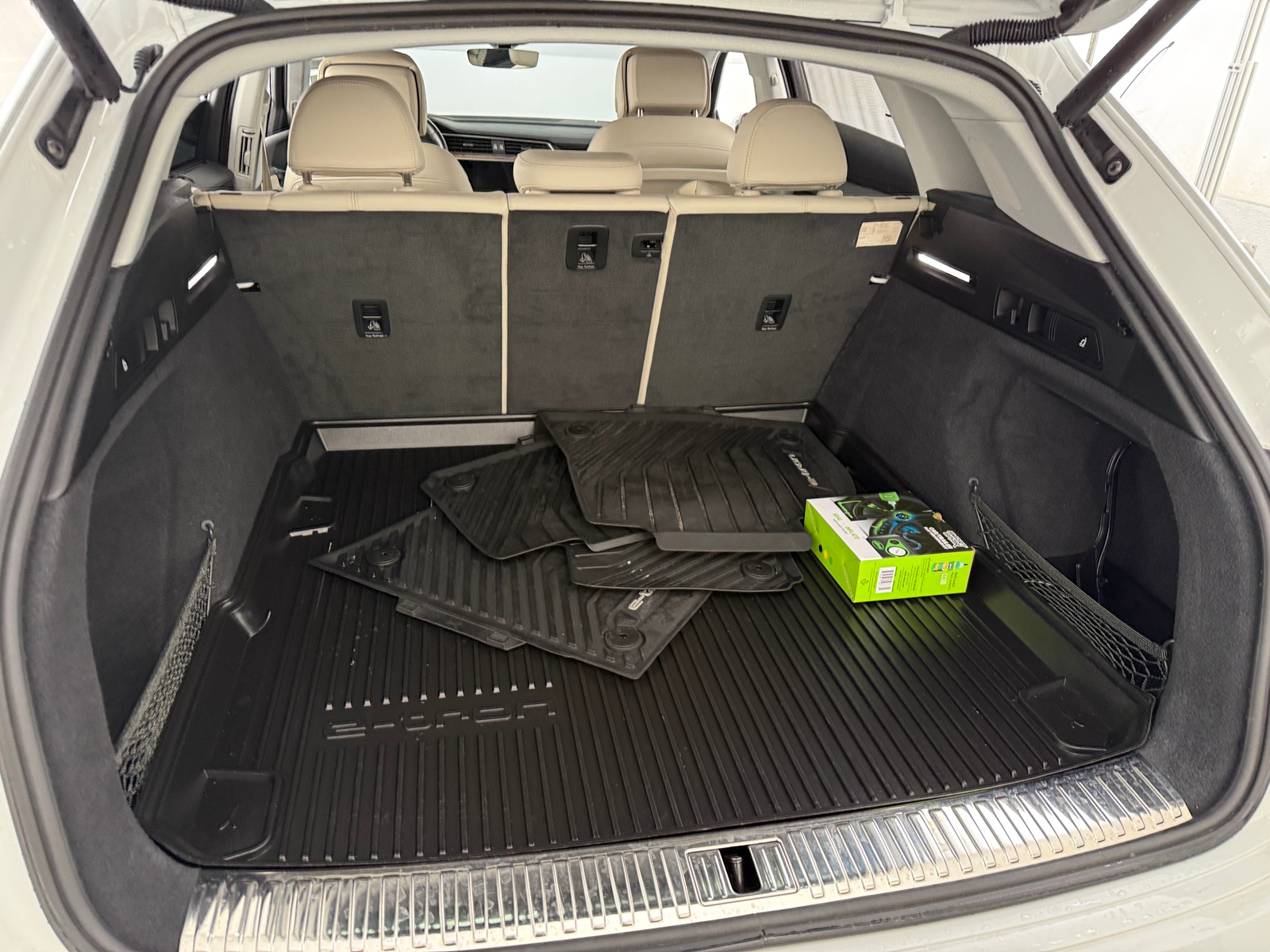 Thumbnail: 2019 Audi e-tron - 6