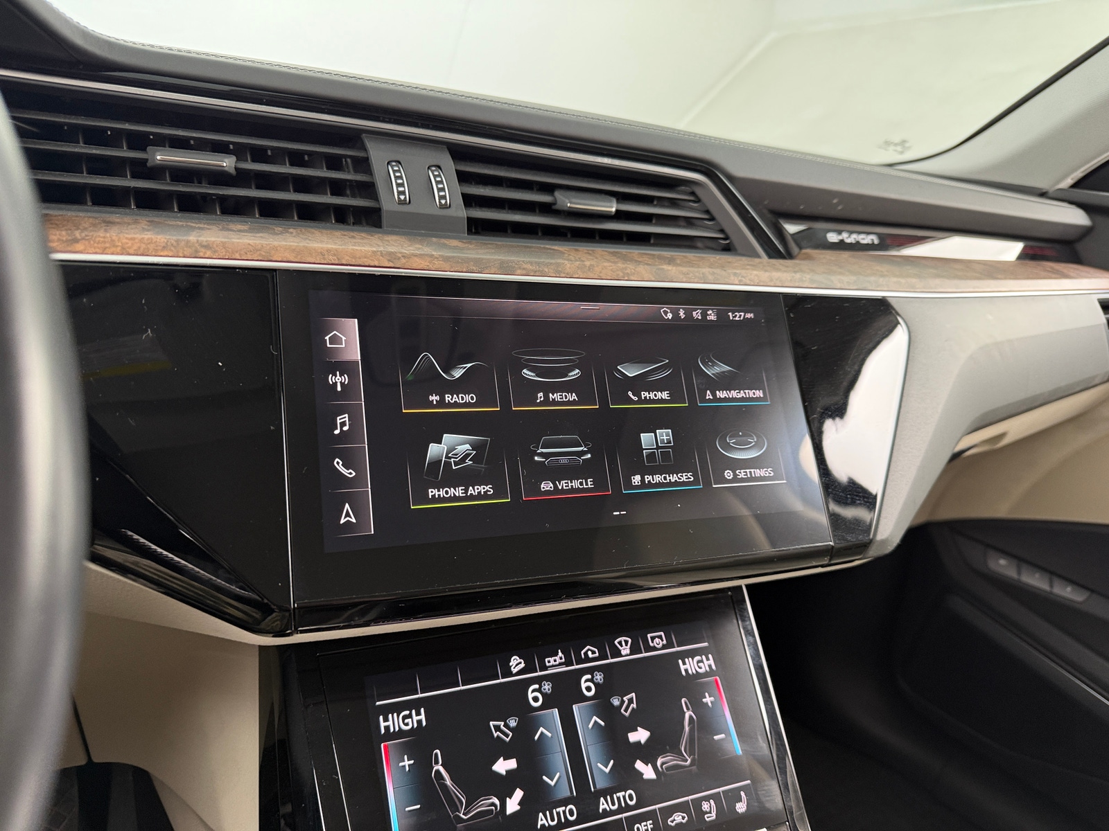 Thumbnail: 2019 Audi e-tron - 3