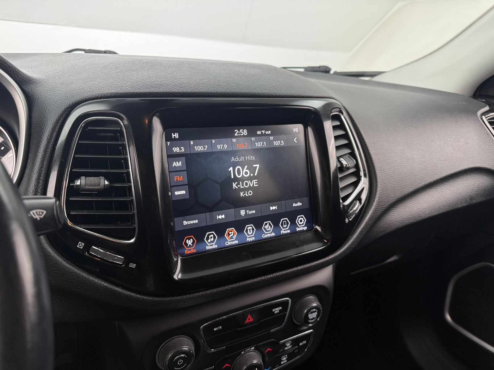 Thumbnail: 2019 Jeep Compass - 3