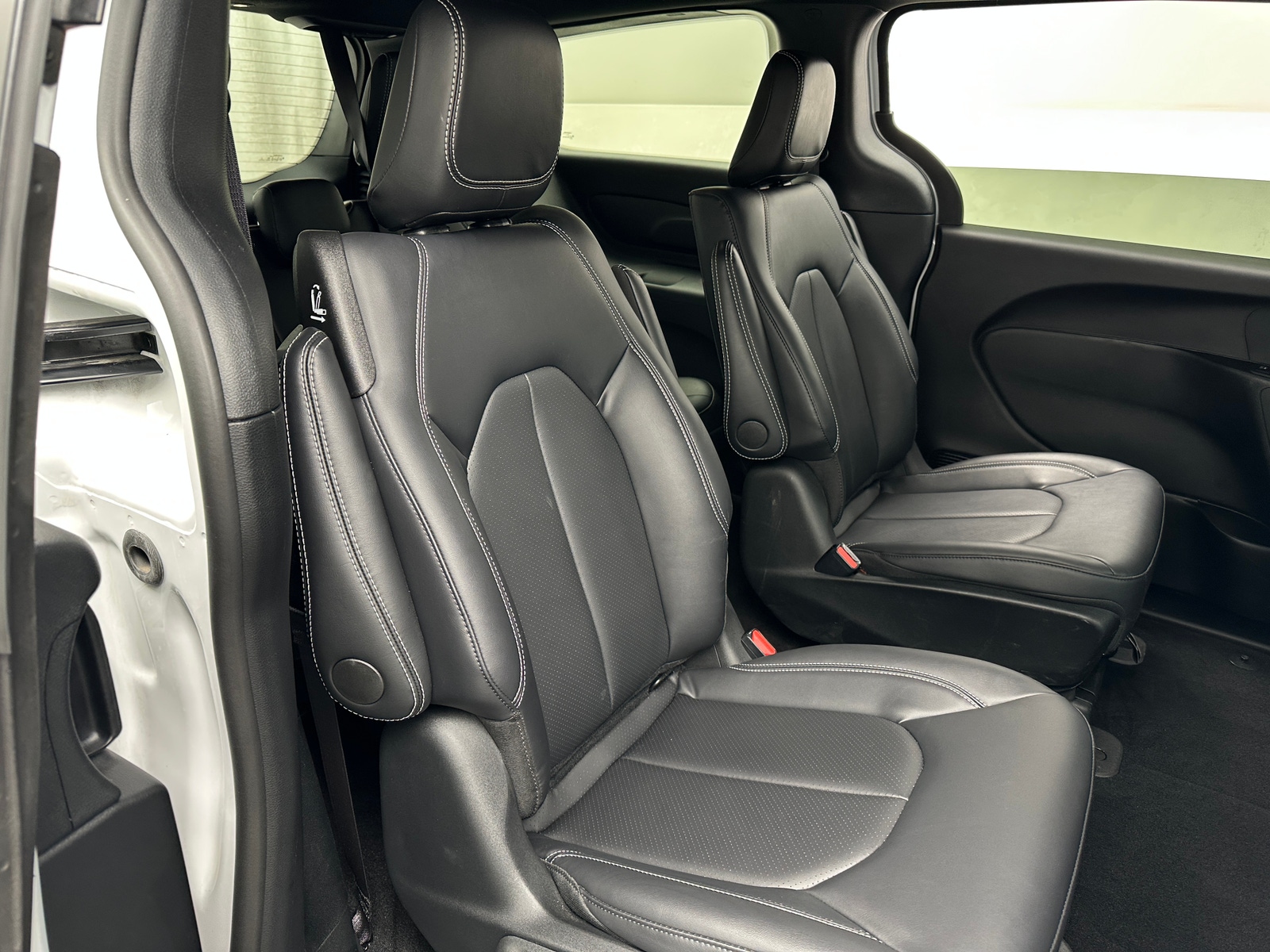 Thumbnail: 2025 Chrysler Pacifica - 5