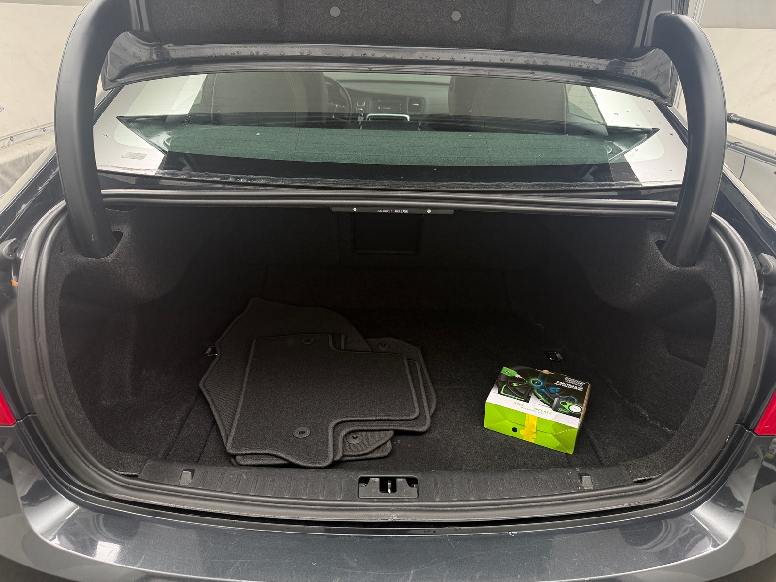 Thumbnail: 2015 Volvo S60 - 6