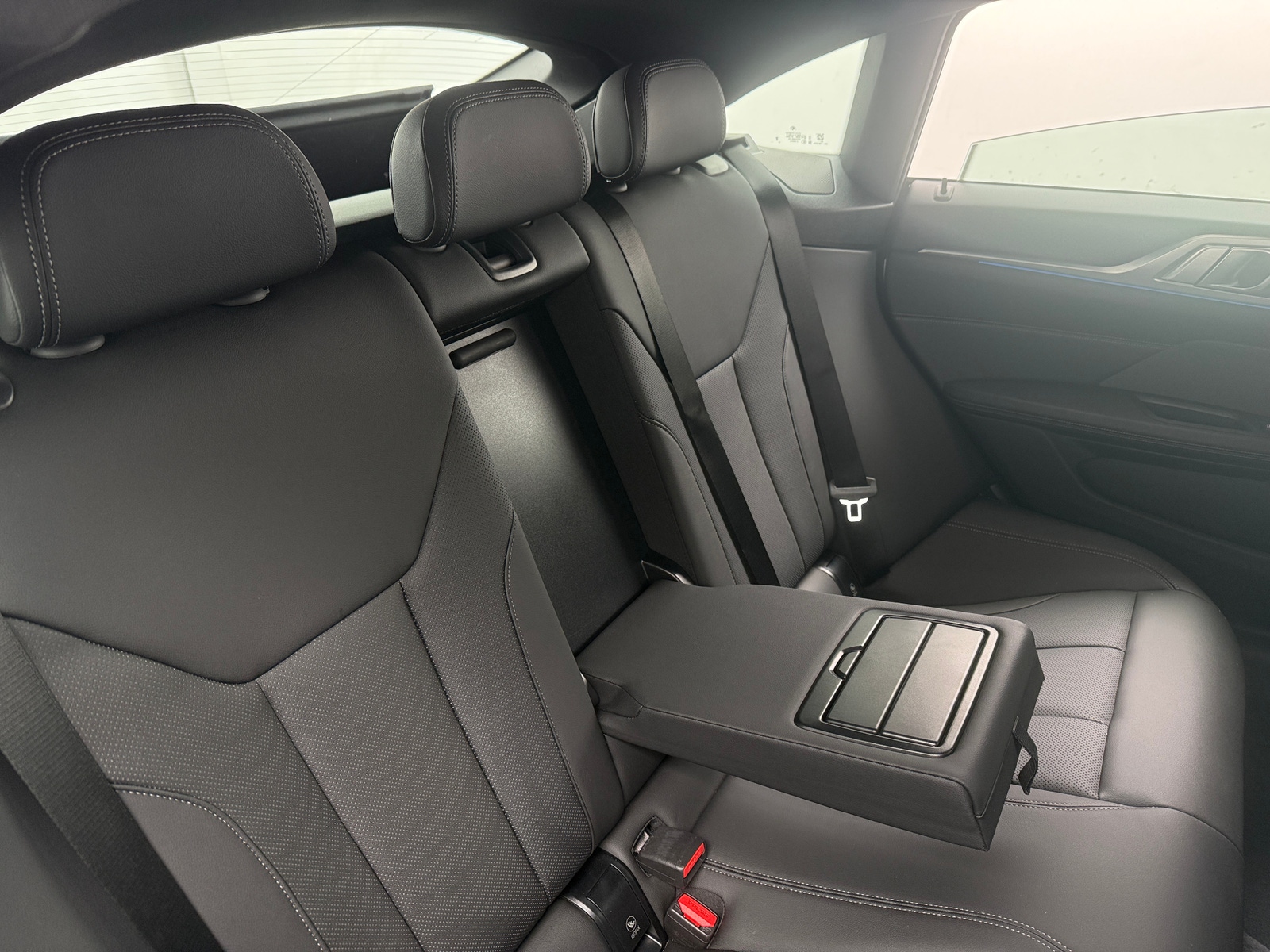 Thumbnail: 2025 BMW i4 - 5