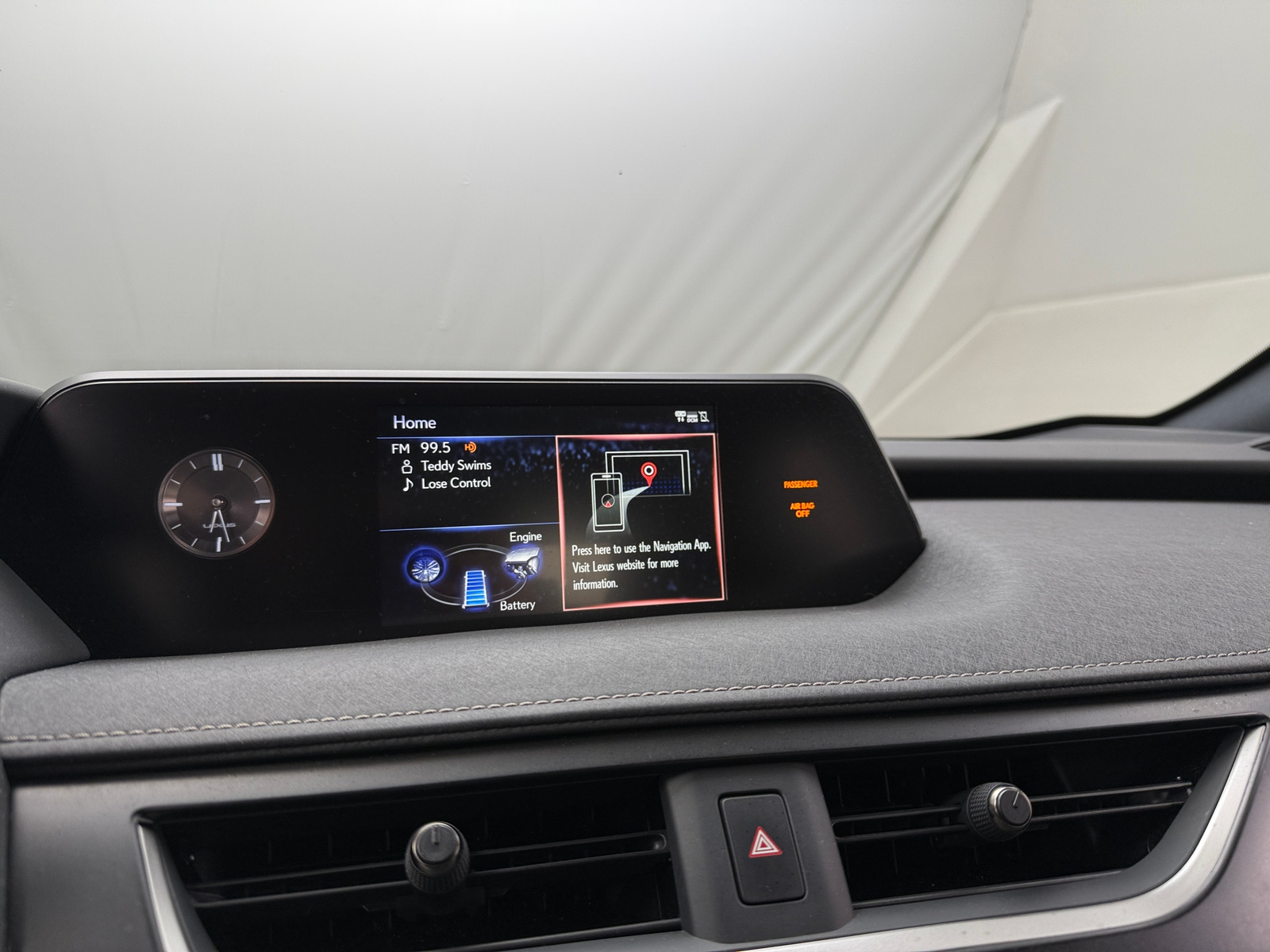 Thumbnail: 2020 Lexus UX - 3