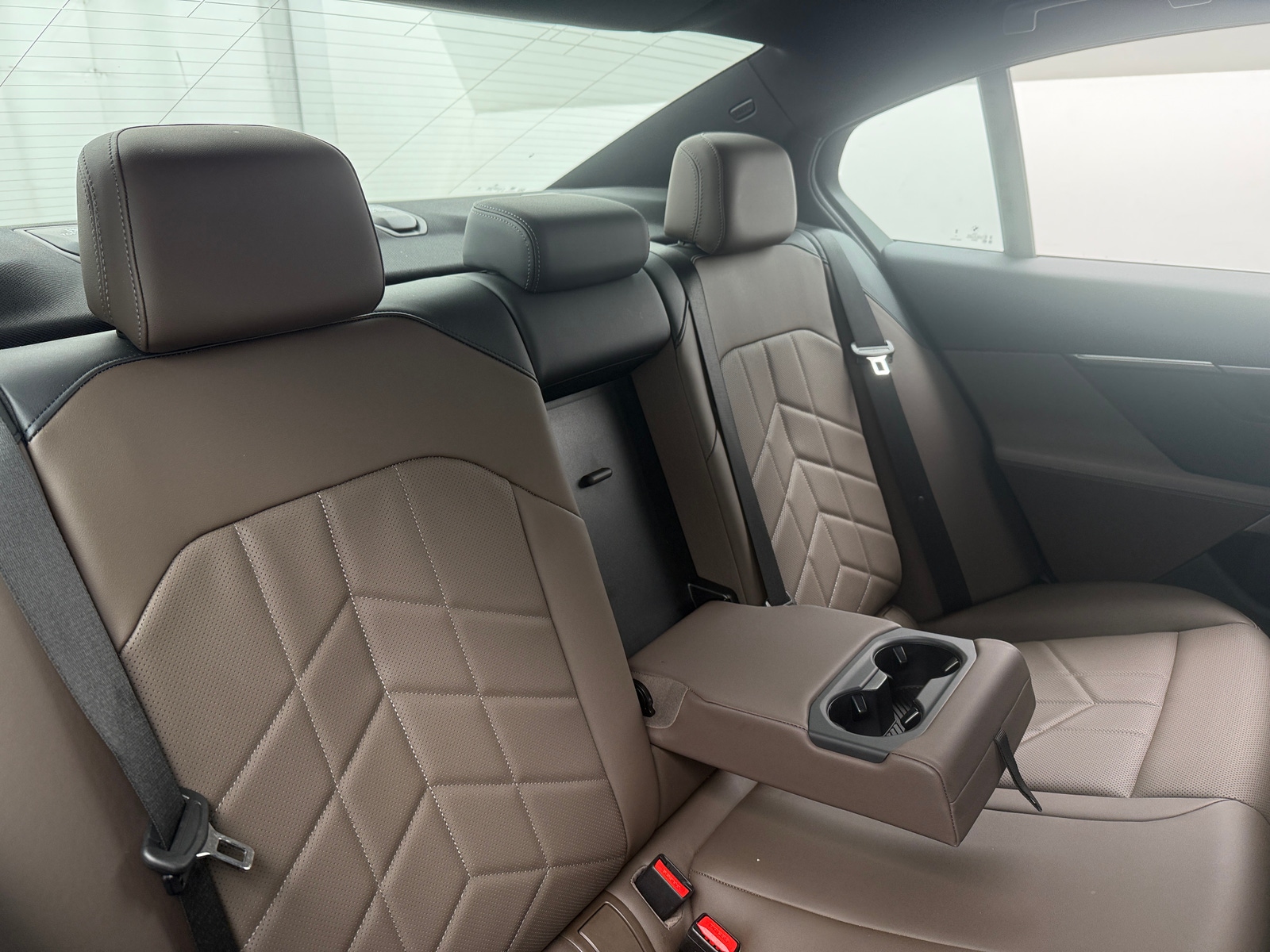 Thumbnail: 2026 BMW 5 Series - 5