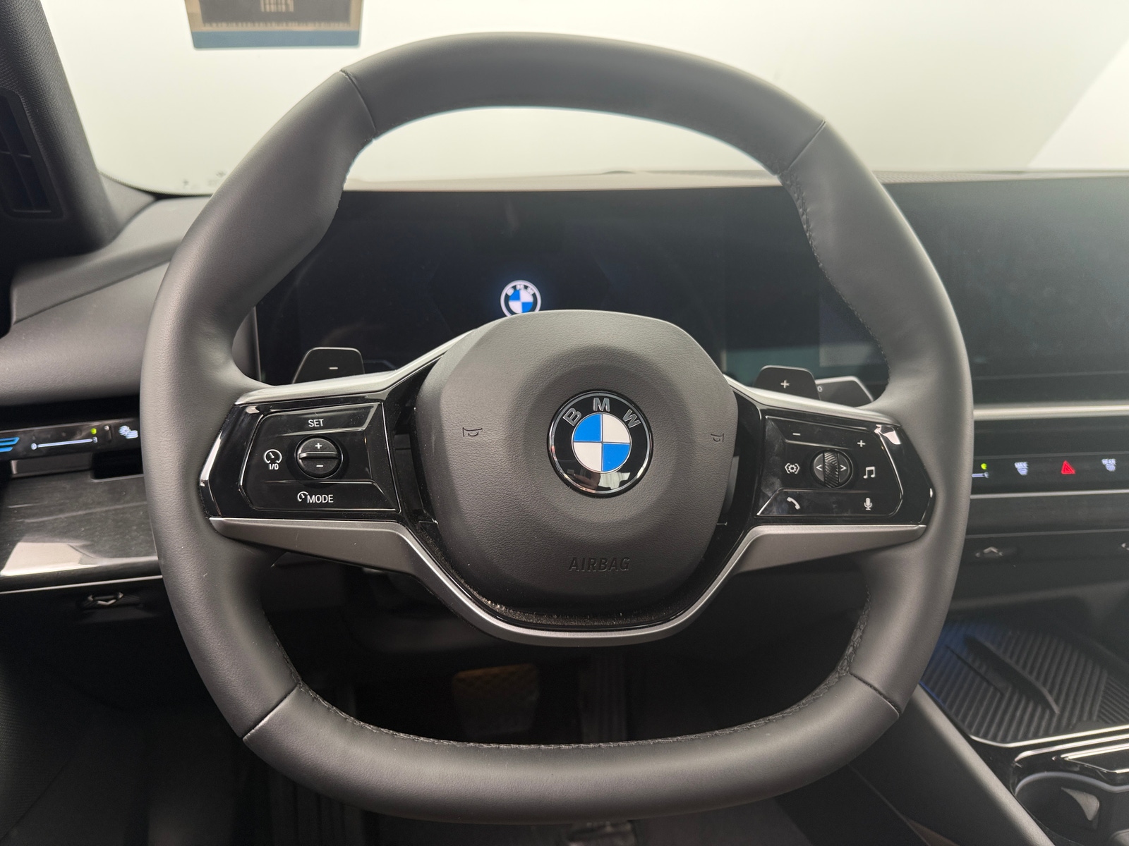 Thumbnail: 2026 BMW 5 Series - 4