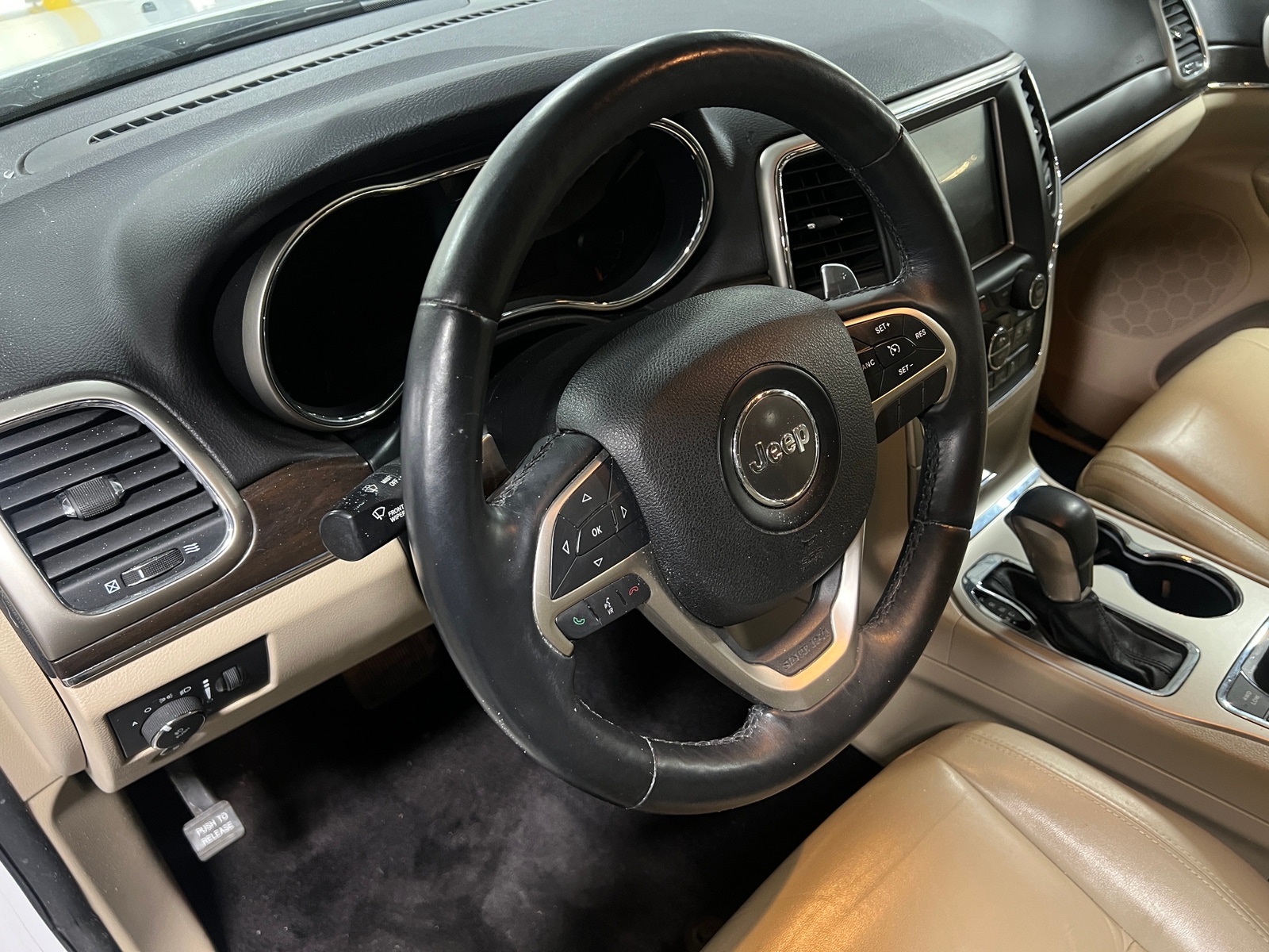 Thumbnail: 2017 Jeep Grand Cherokee - 4