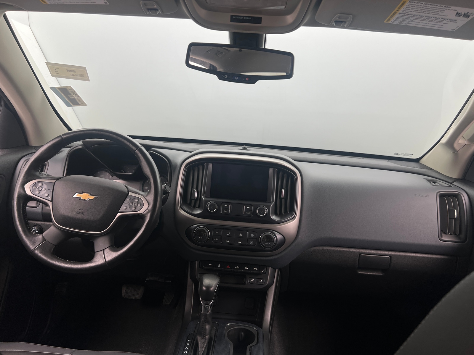 Thumbnail: 2022 Chevrolet Colorado - 3