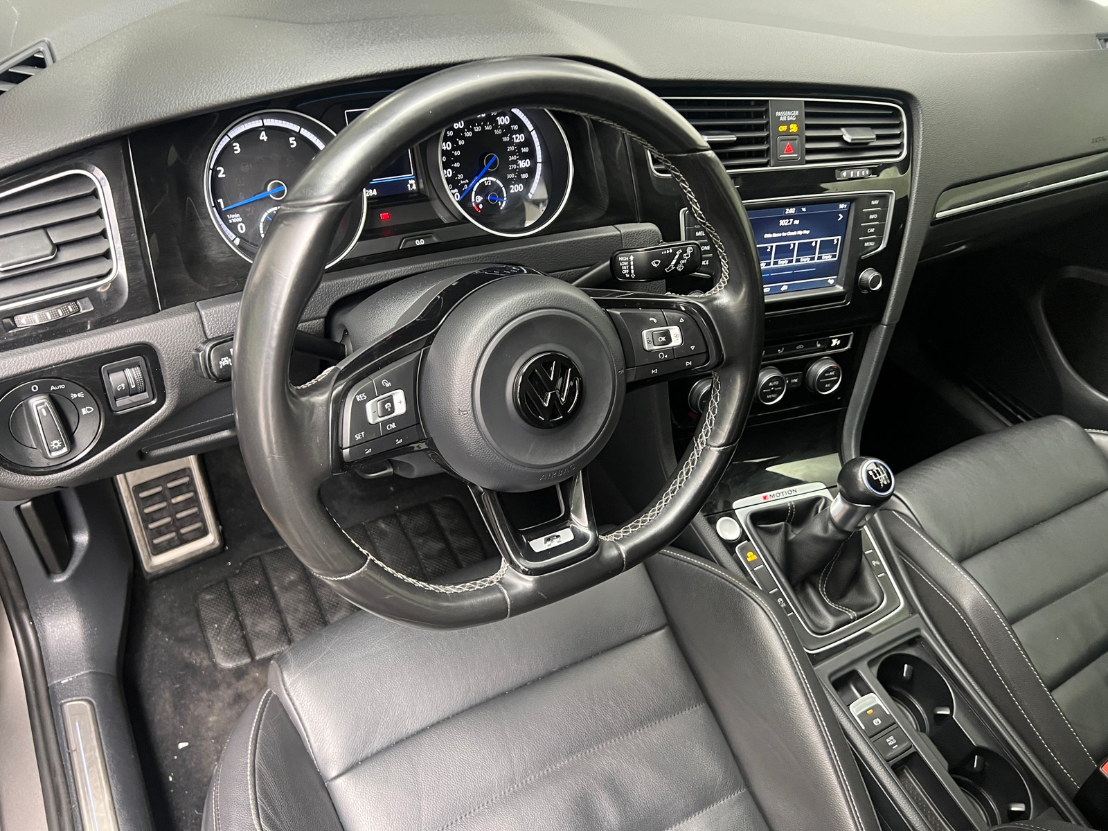 Thumbnail: 2017 Volkswagen Golf - 4