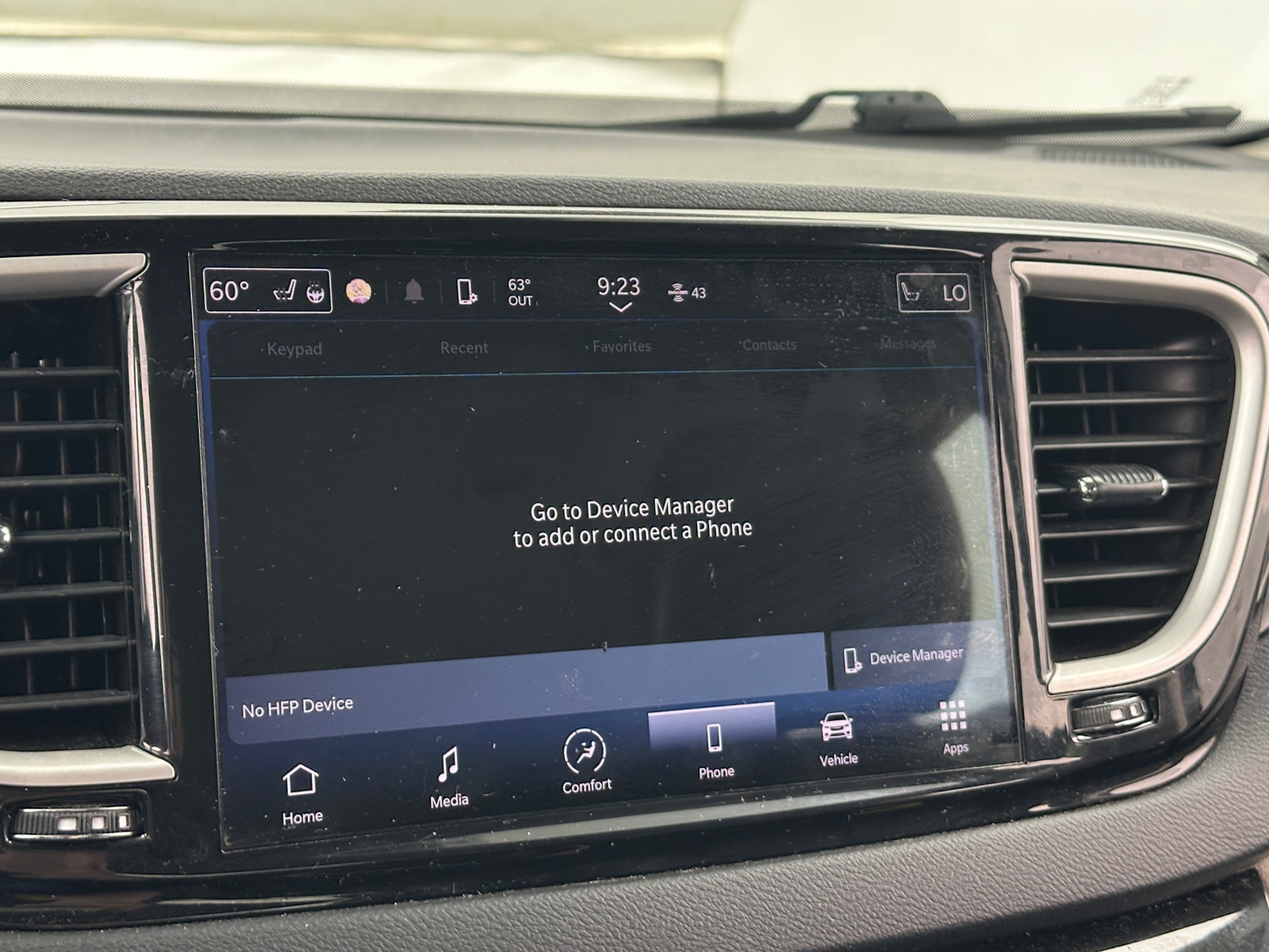 Thumbnail: 2023 Chrysler Pacifica - 3