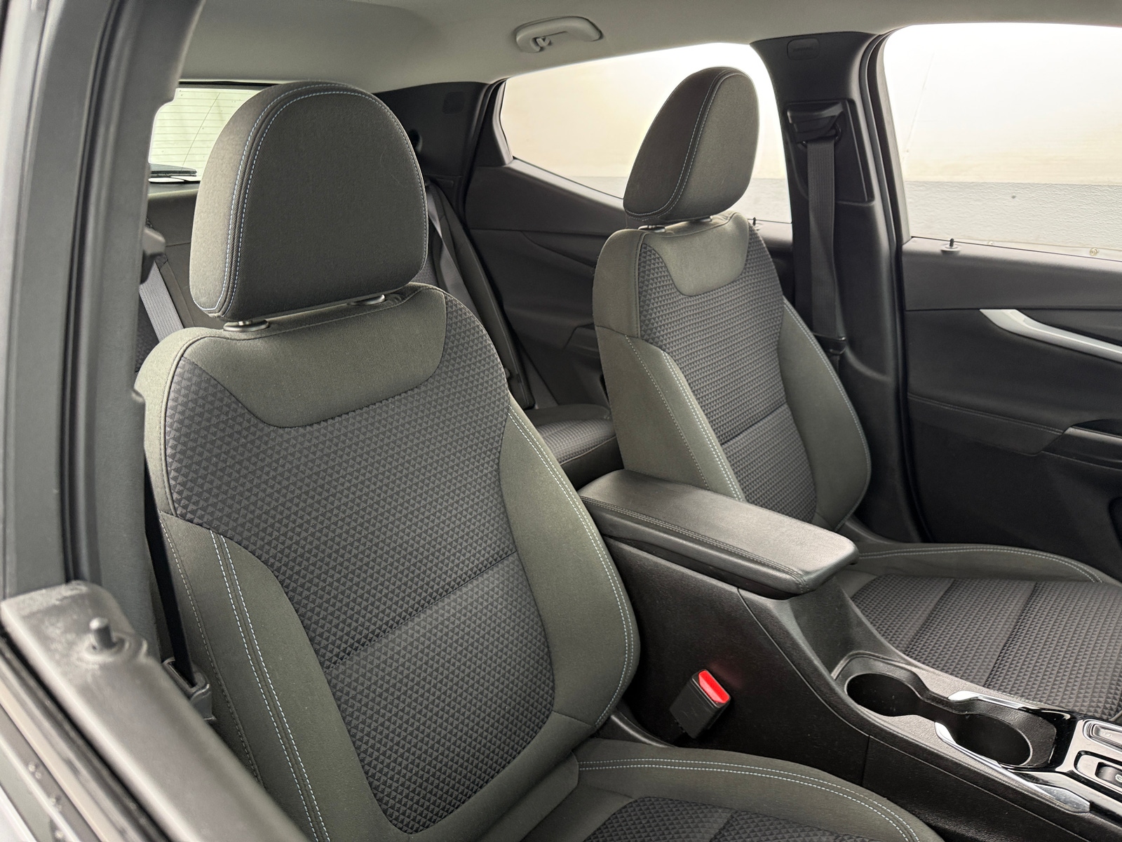 Thumbnail: 2023 Chevrolet Bolt EUV - 2